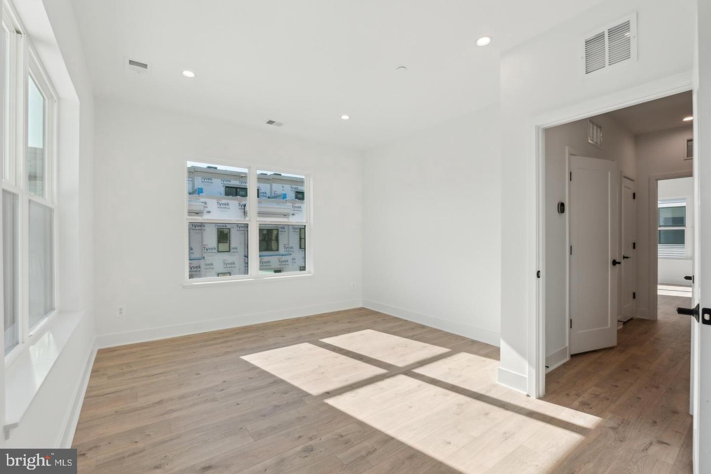 TYSONS RIDGE - Residential
