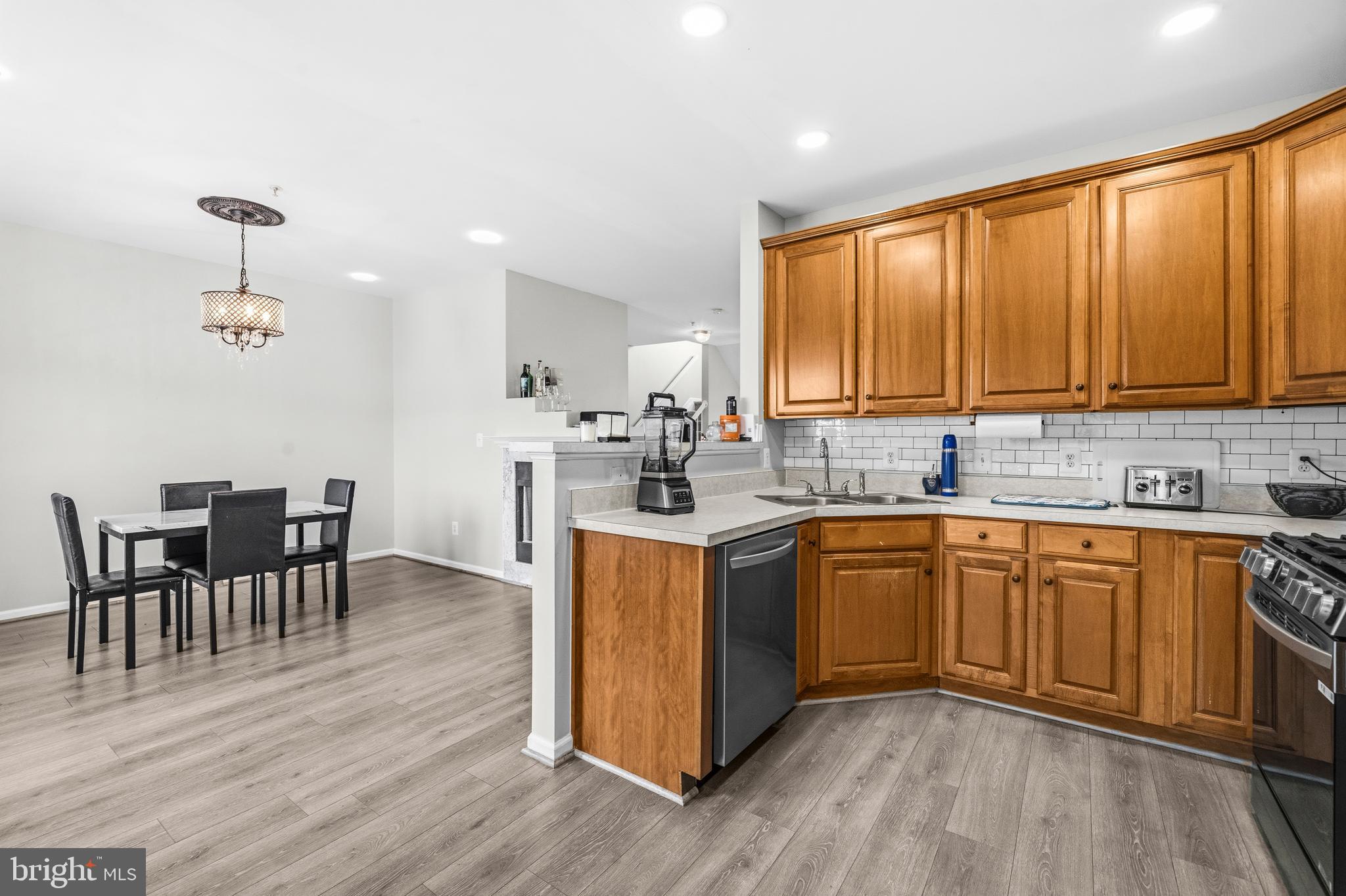 AMBER SPRING CONDOMINIUMS - Residential