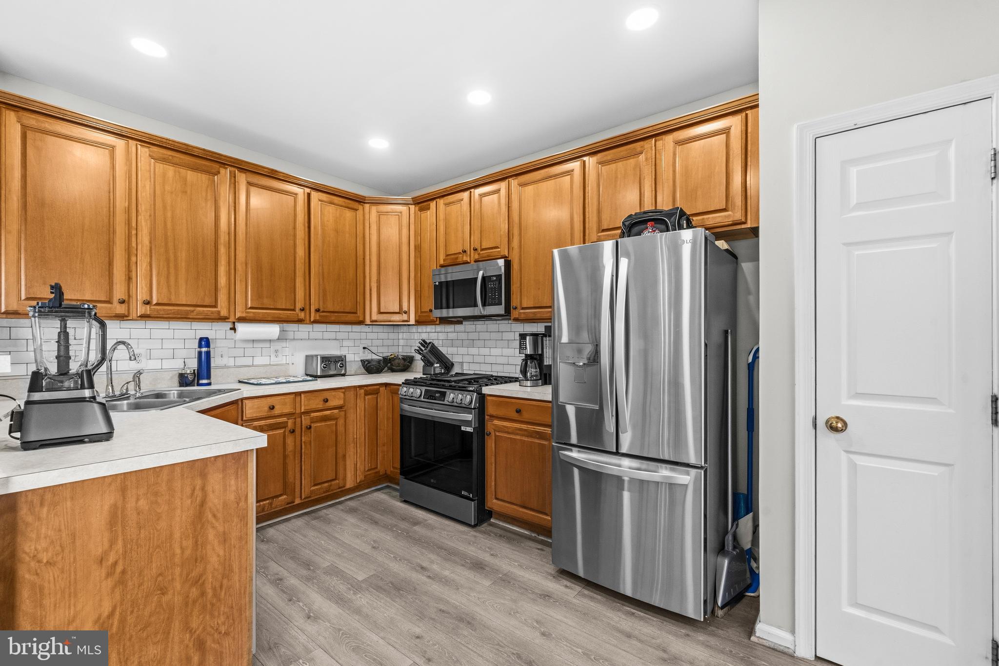 AMBER SPRING CONDOMINIUMS - Residential