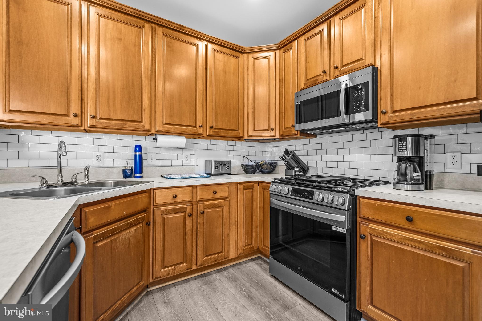 AMBER SPRING CONDOMINIUMS - Residential