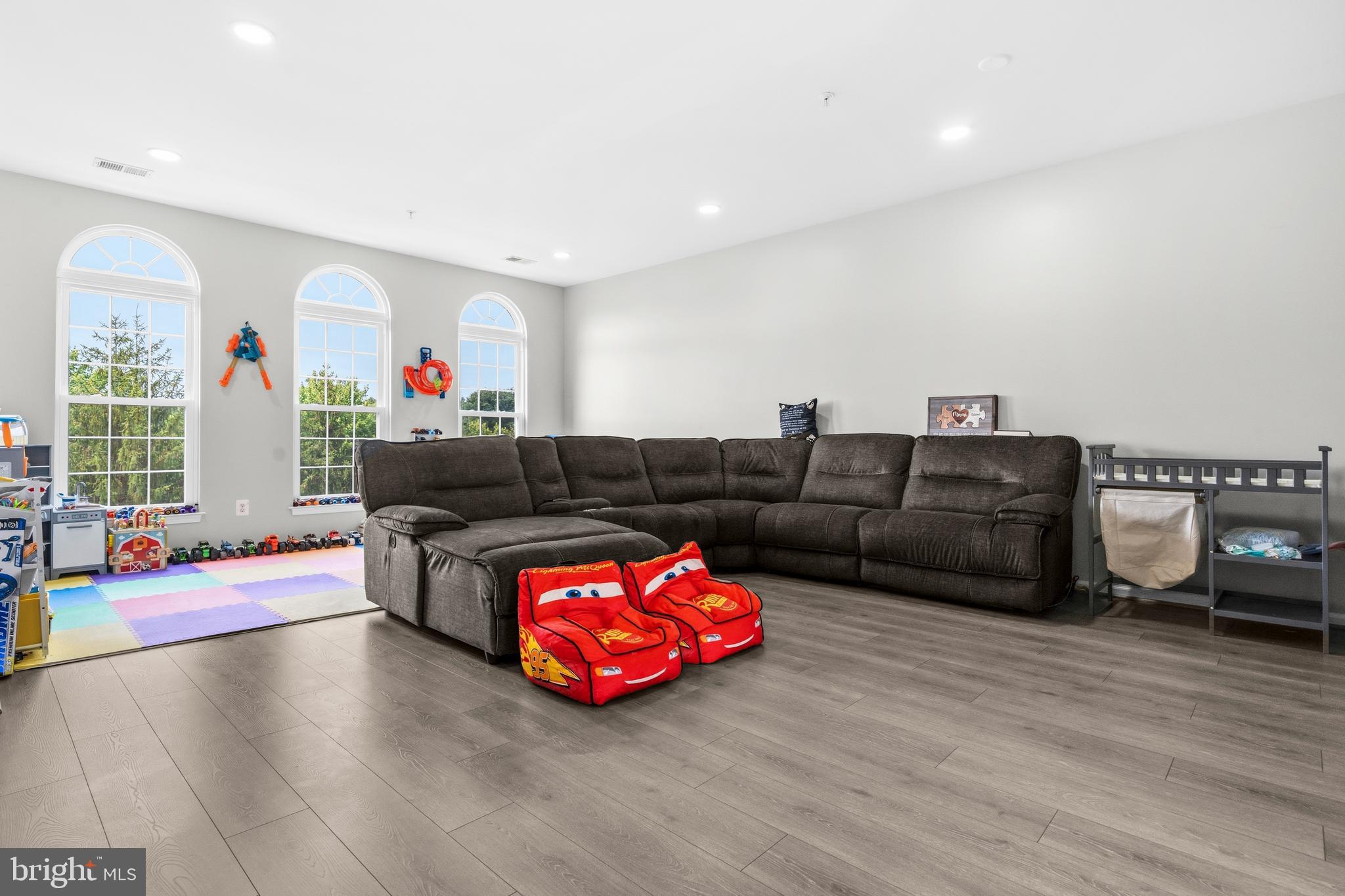 AMBER SPRING CONDOMINIUMS - Residential