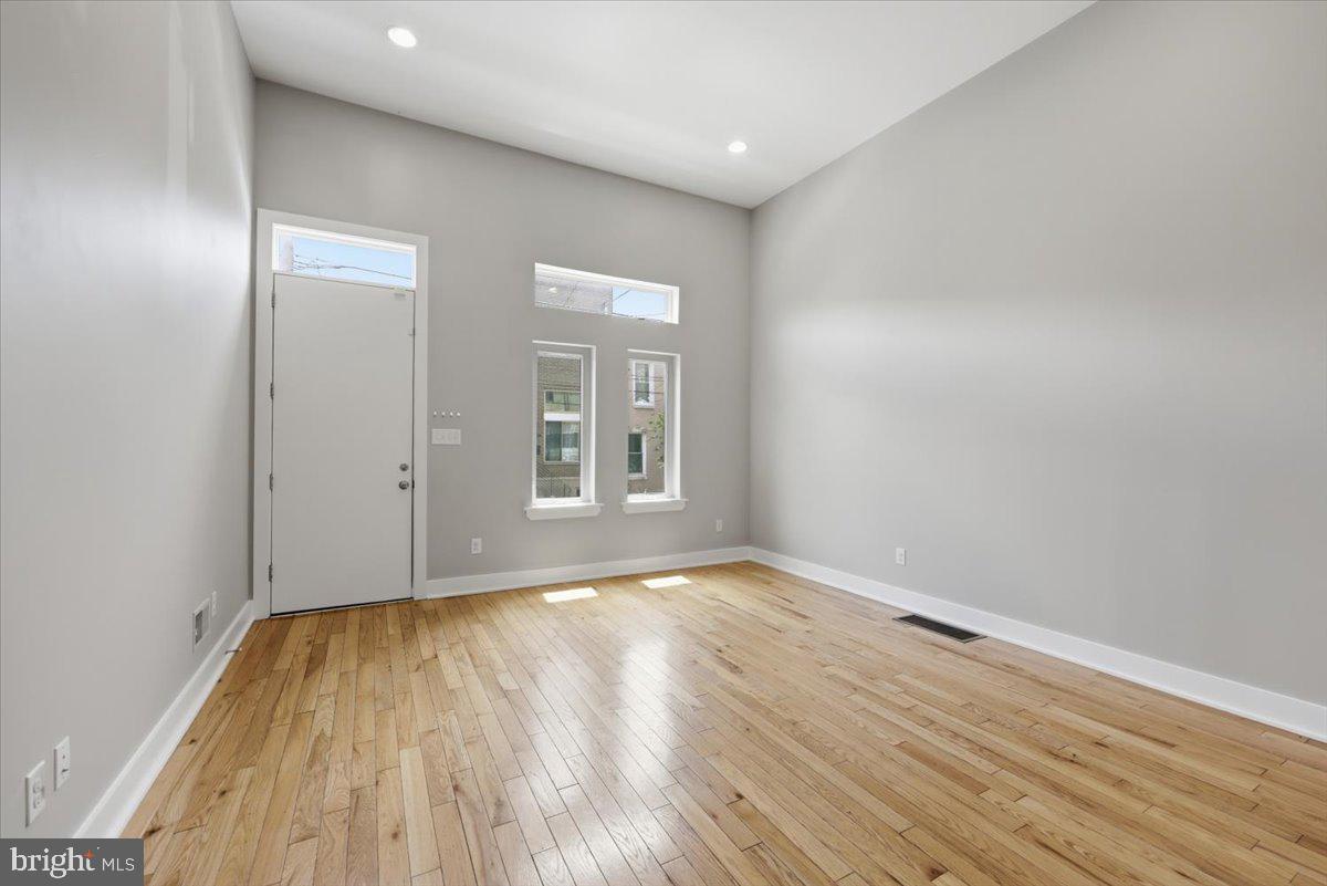 POINT BREEZE - Residential