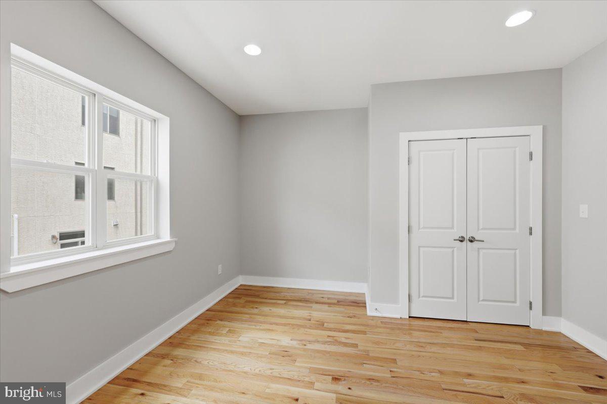 POINT BREEZE - Residential