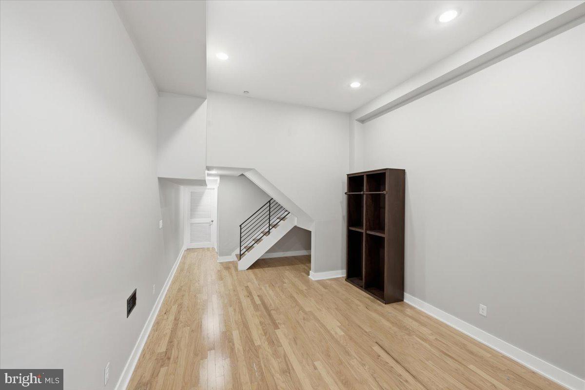POINT BREEZE - Residential