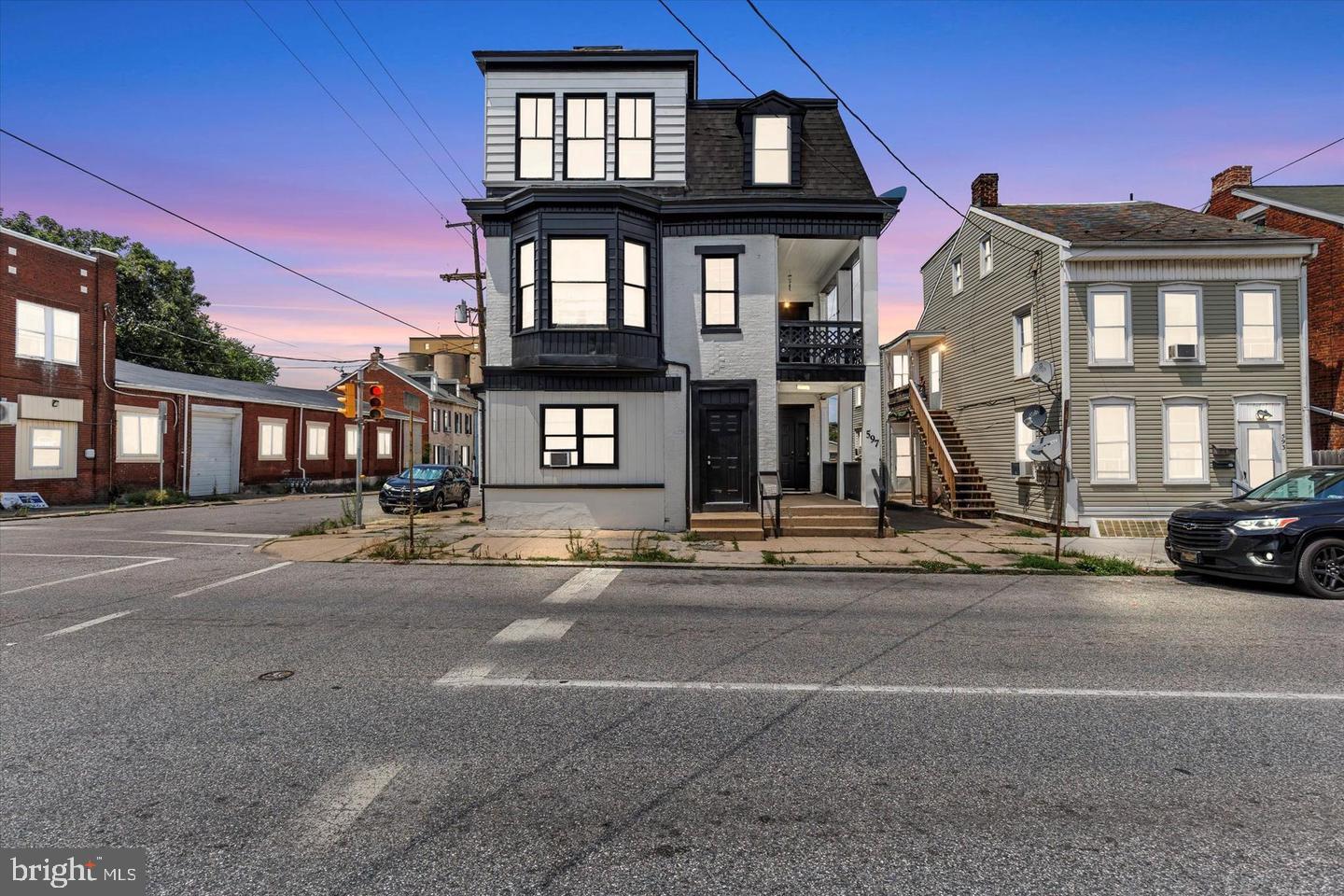 Welcome to 597 W Philadelphia St - a 5 unit apartment building ready for its new owner. With $61,500 in annual rents, this apartment building makes for a good addition to any investors portfolio. The building features three 2 bedroom, 1 bathroom units and two 1 bedroom, 1 bathroom units. Electric is split with 6 meters, including 1 for the owner(vestibule and hallways). Tenant pays electric and gas for stove and HWH. Owner pays gas heat, water, sewer, trash. Some rents are under market allowing for the new owner to increase rents and add more cash flow. Call today to schedule a private showing!