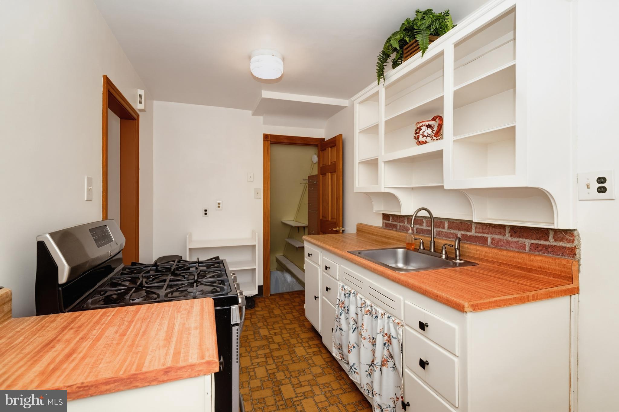 MAYFAIR (WEST) - Residential