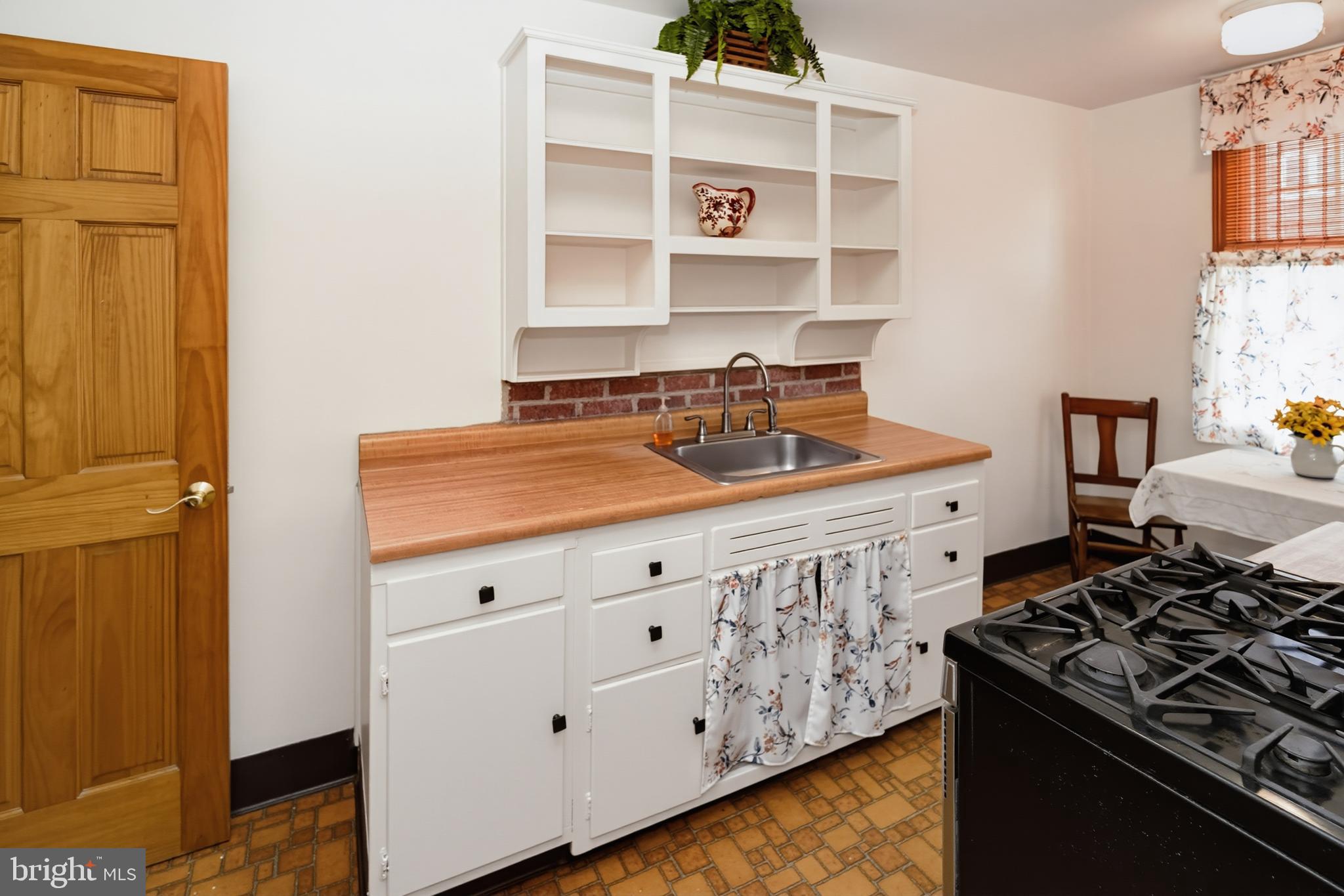MAYFAIR (WEST) - Residential