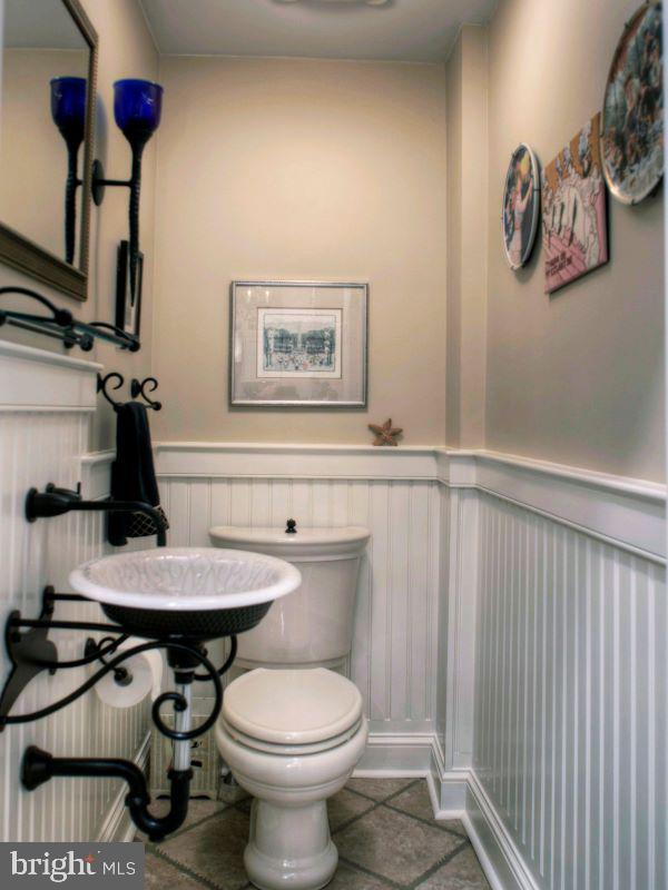 QUEEN VILLAGE - Residential