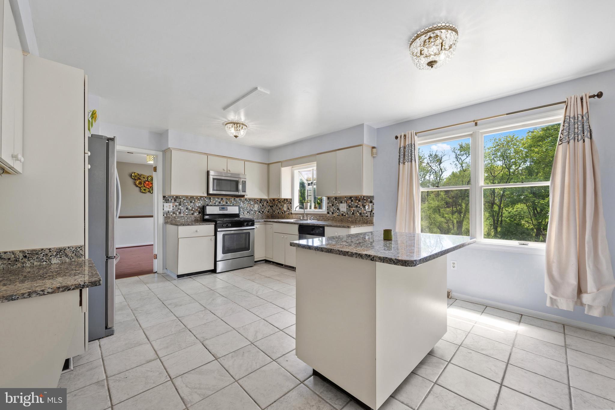 MOUNT HEBRON - Residential