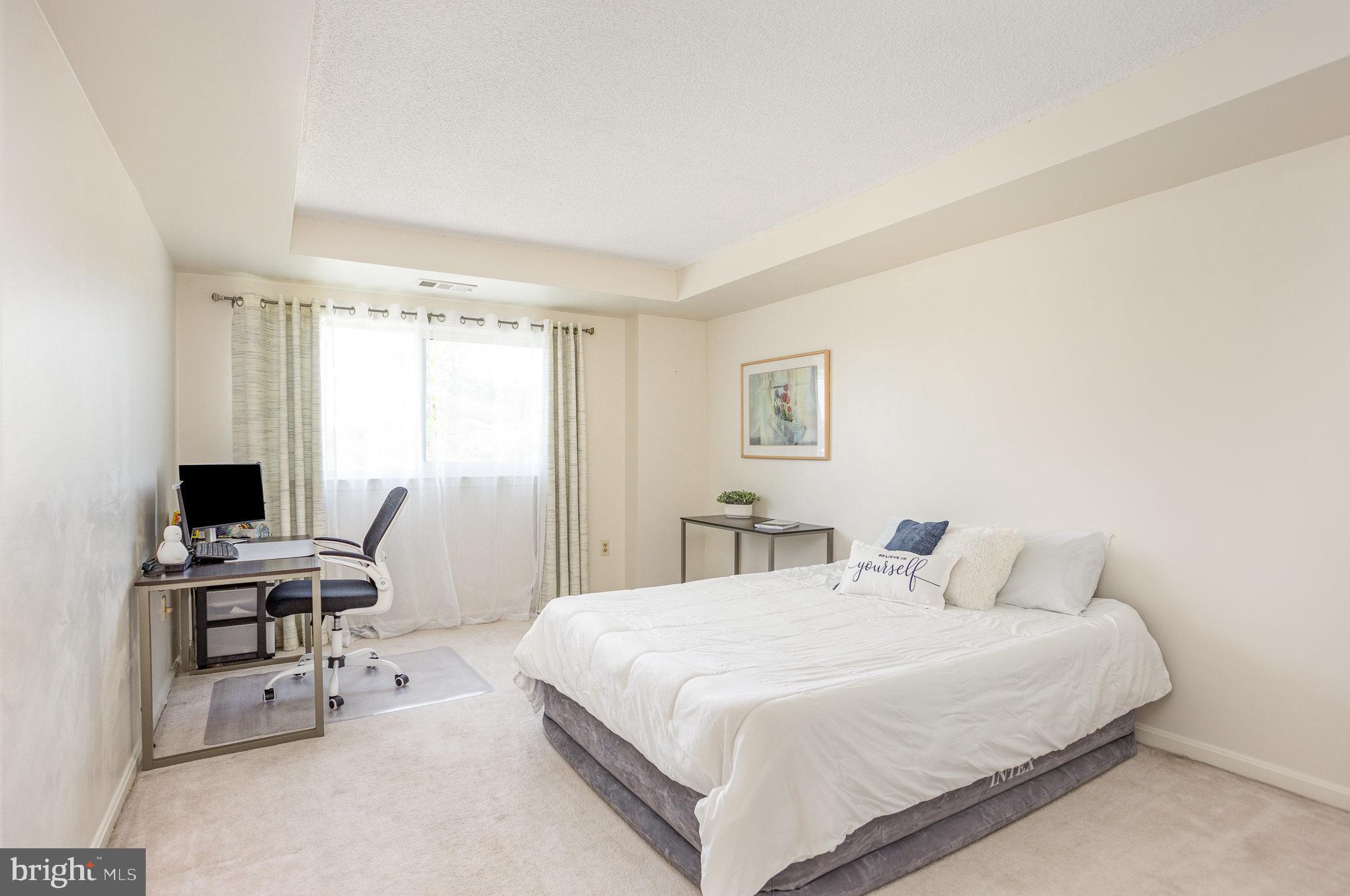 ROLAND PARK - Residential