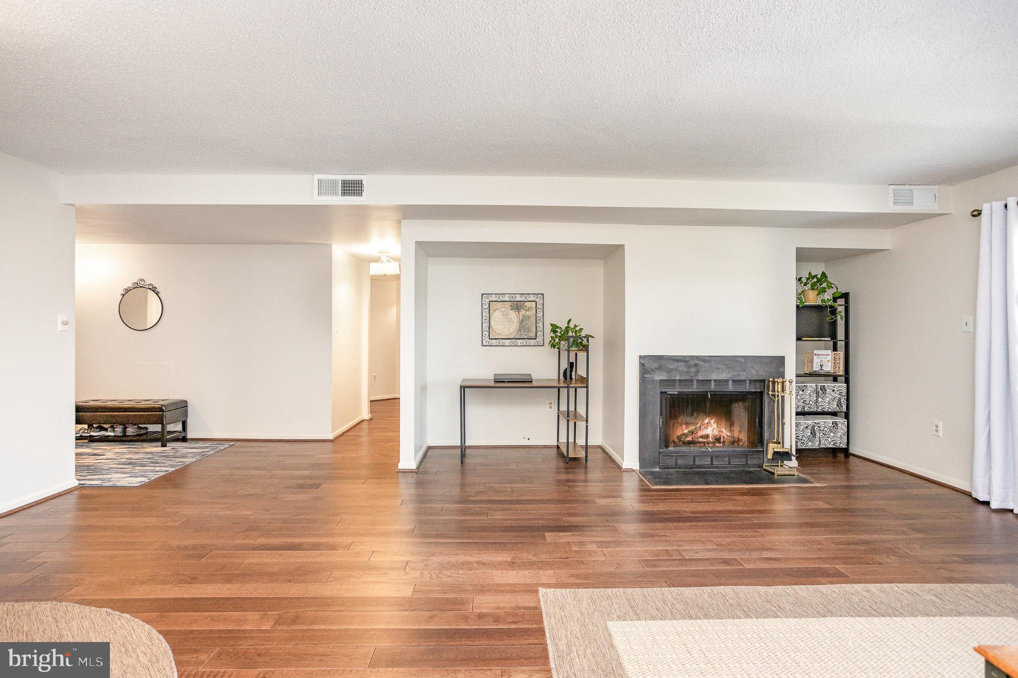 ROLAND PARK - Residential
