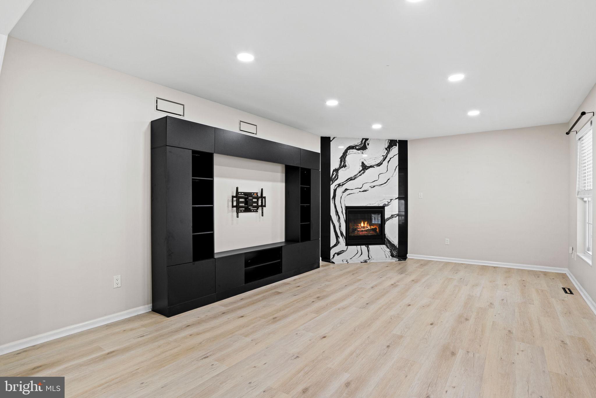 AUTUMN RIDGE - Residential