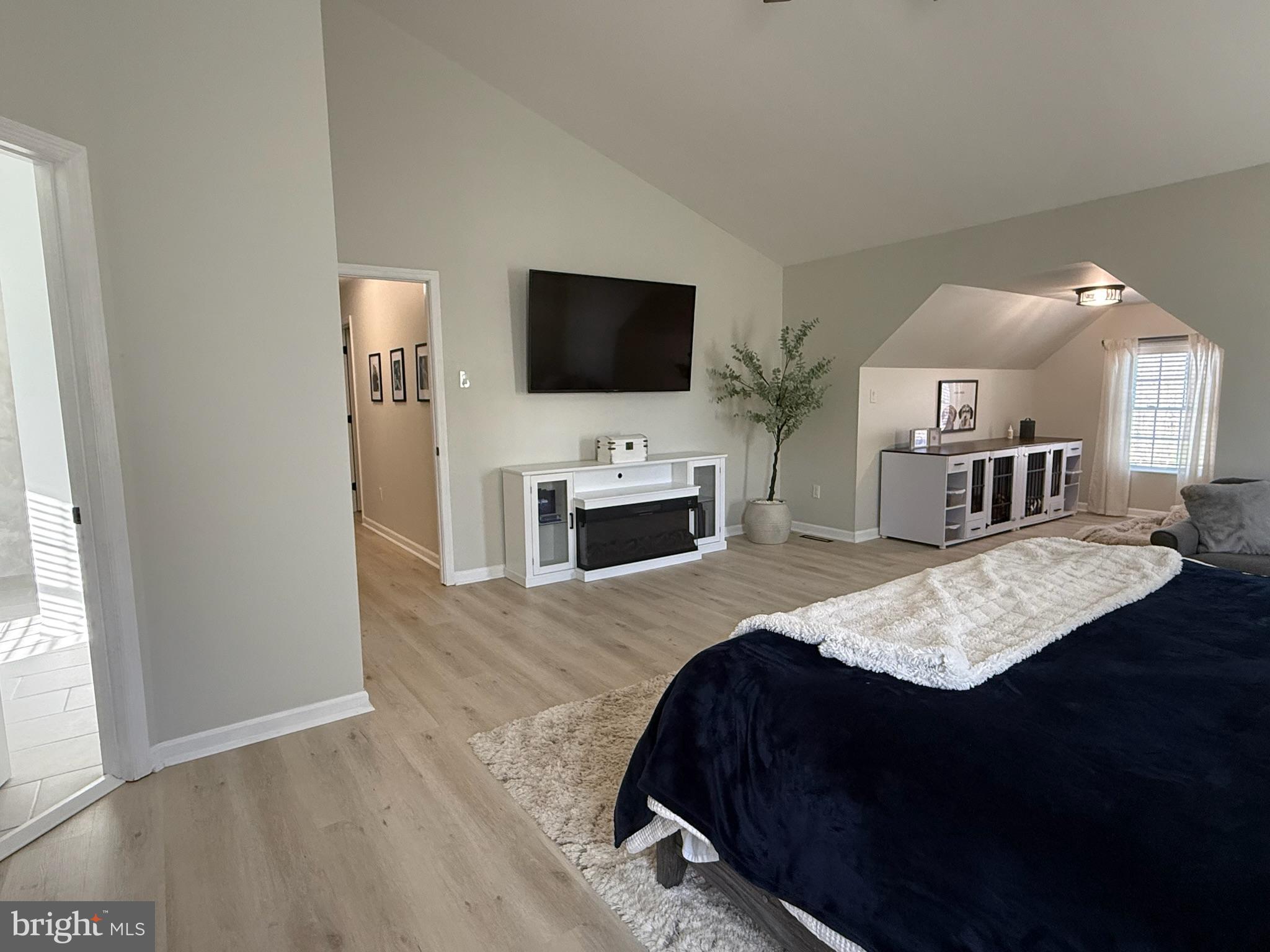 AUTUMN RIDGE - Residential