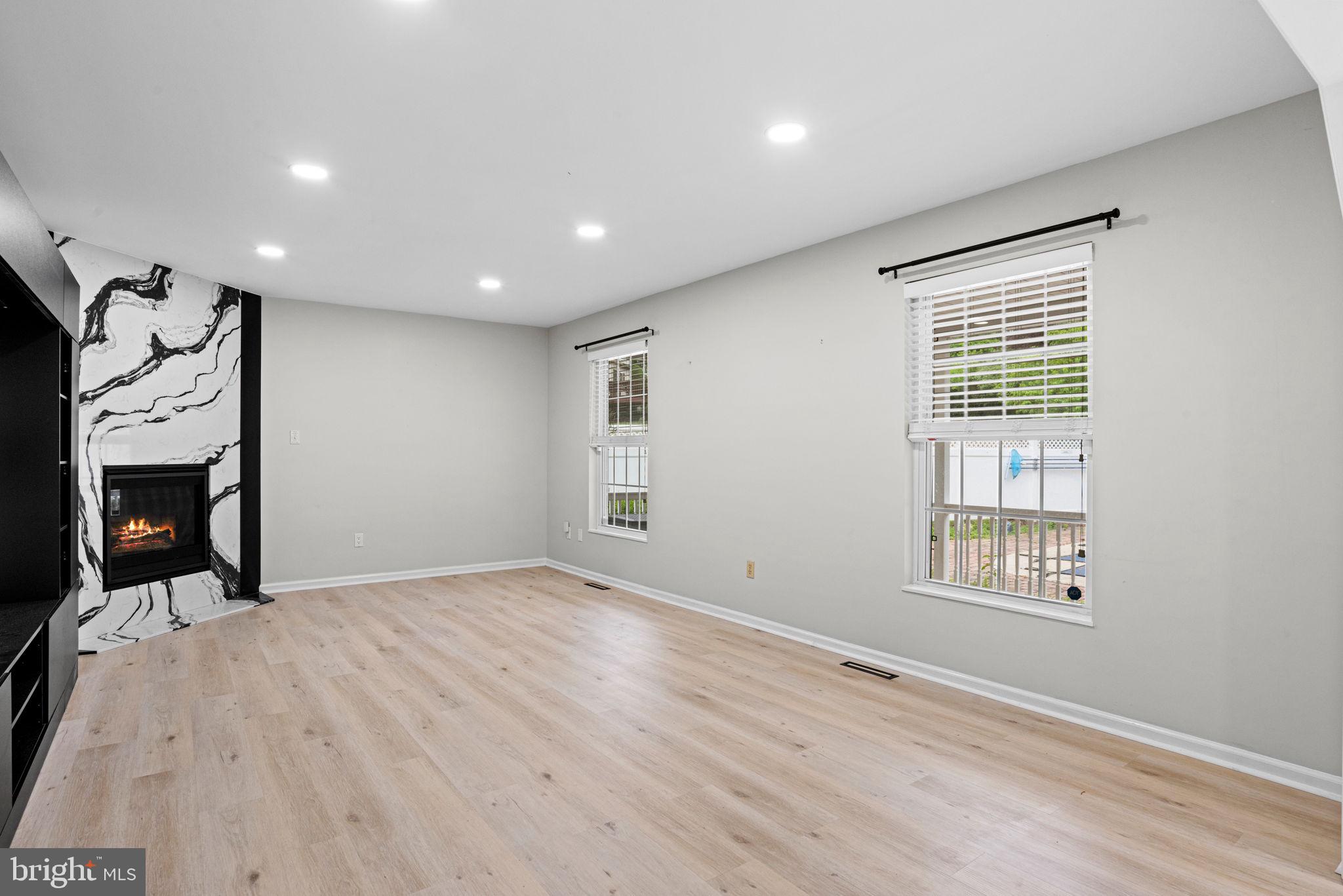 AUTUMN RIDGE - Residential
