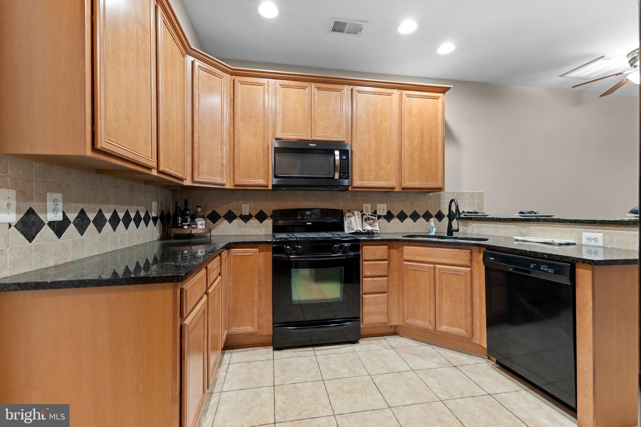 THE TOWNES AT VILLAGE PLACE - Residential