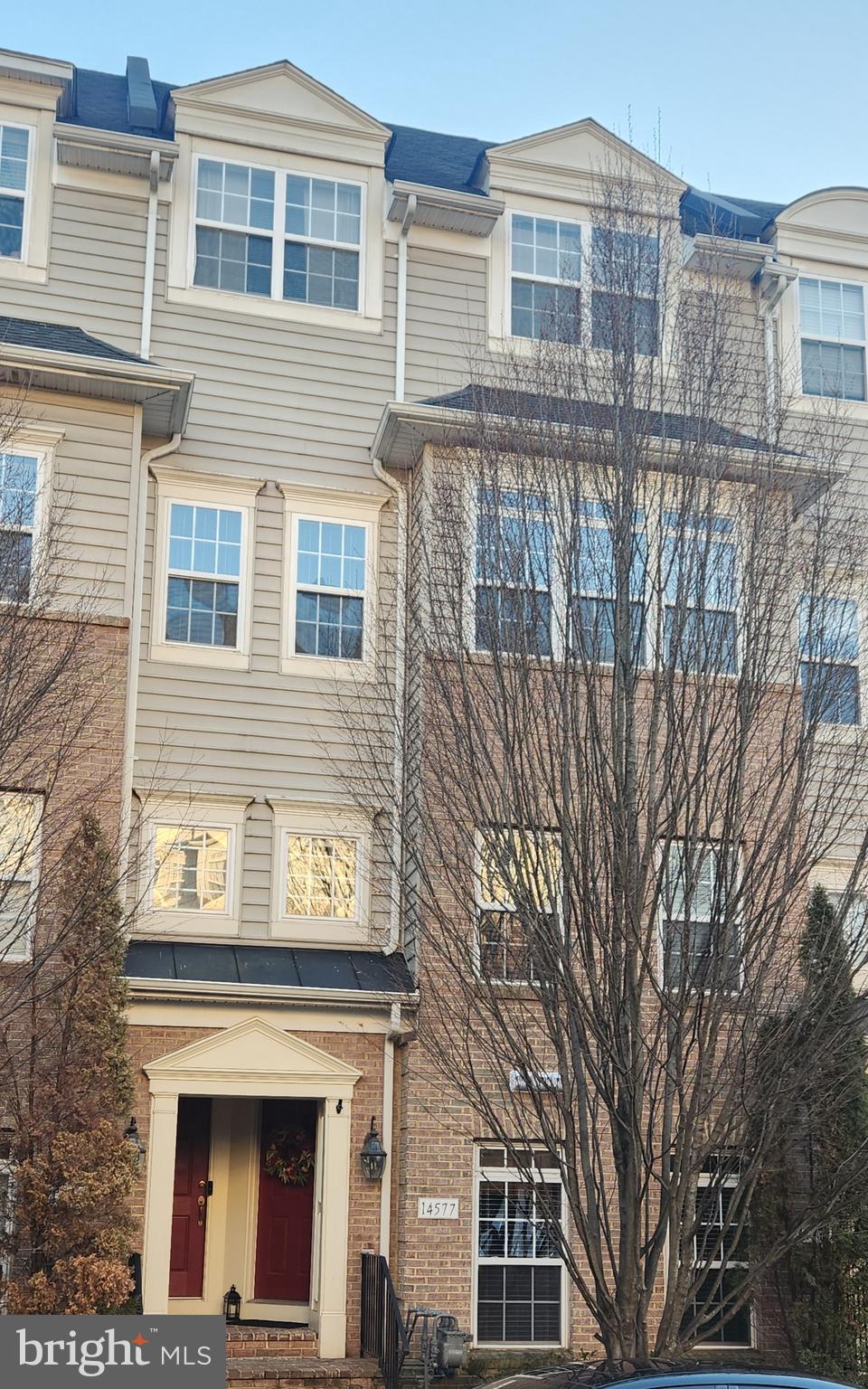 THE TOWNES AT VILLAGE PLACE - Residential
