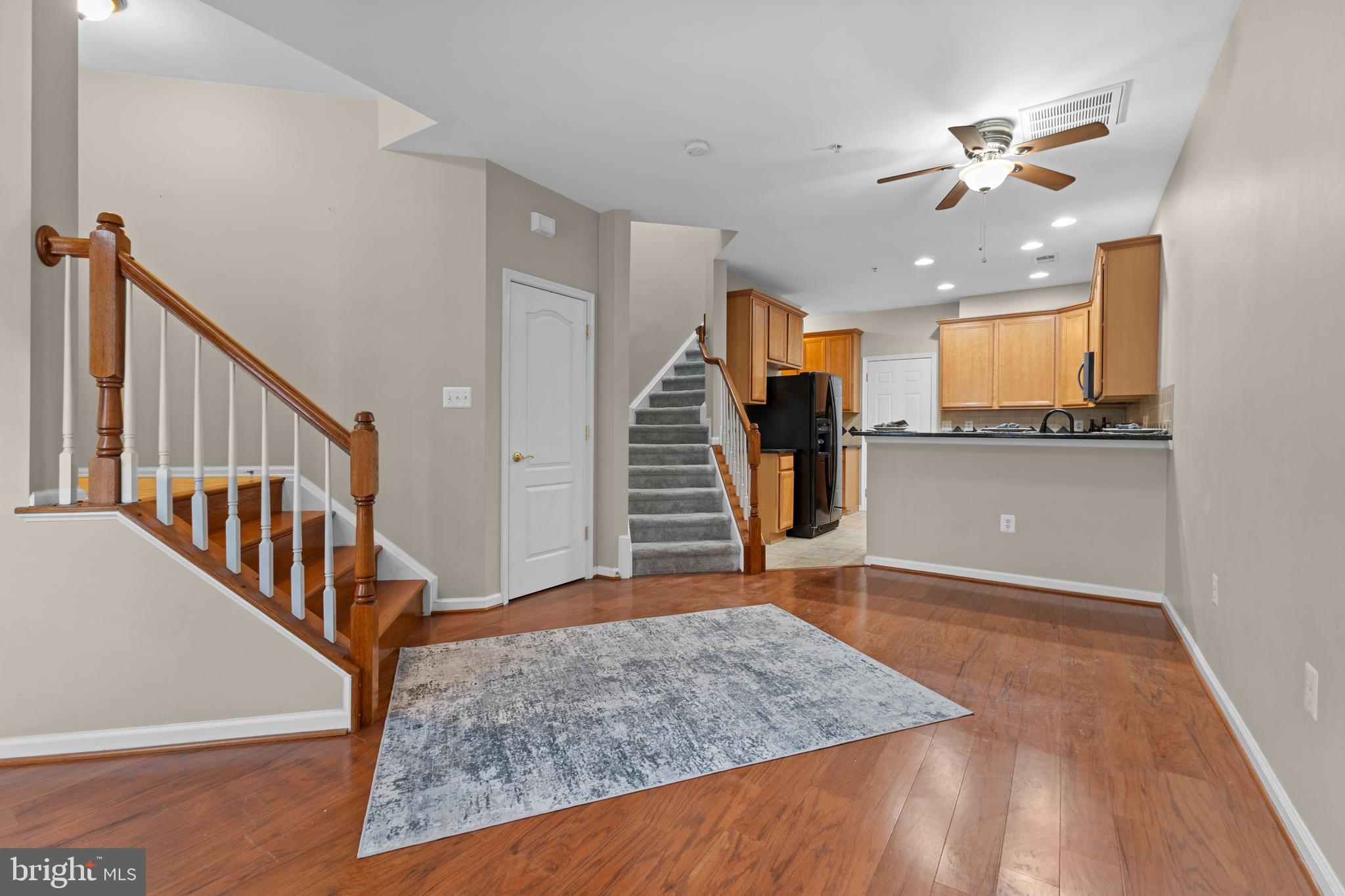 THE TOWNES AT VILLAGE PLACE - Residential