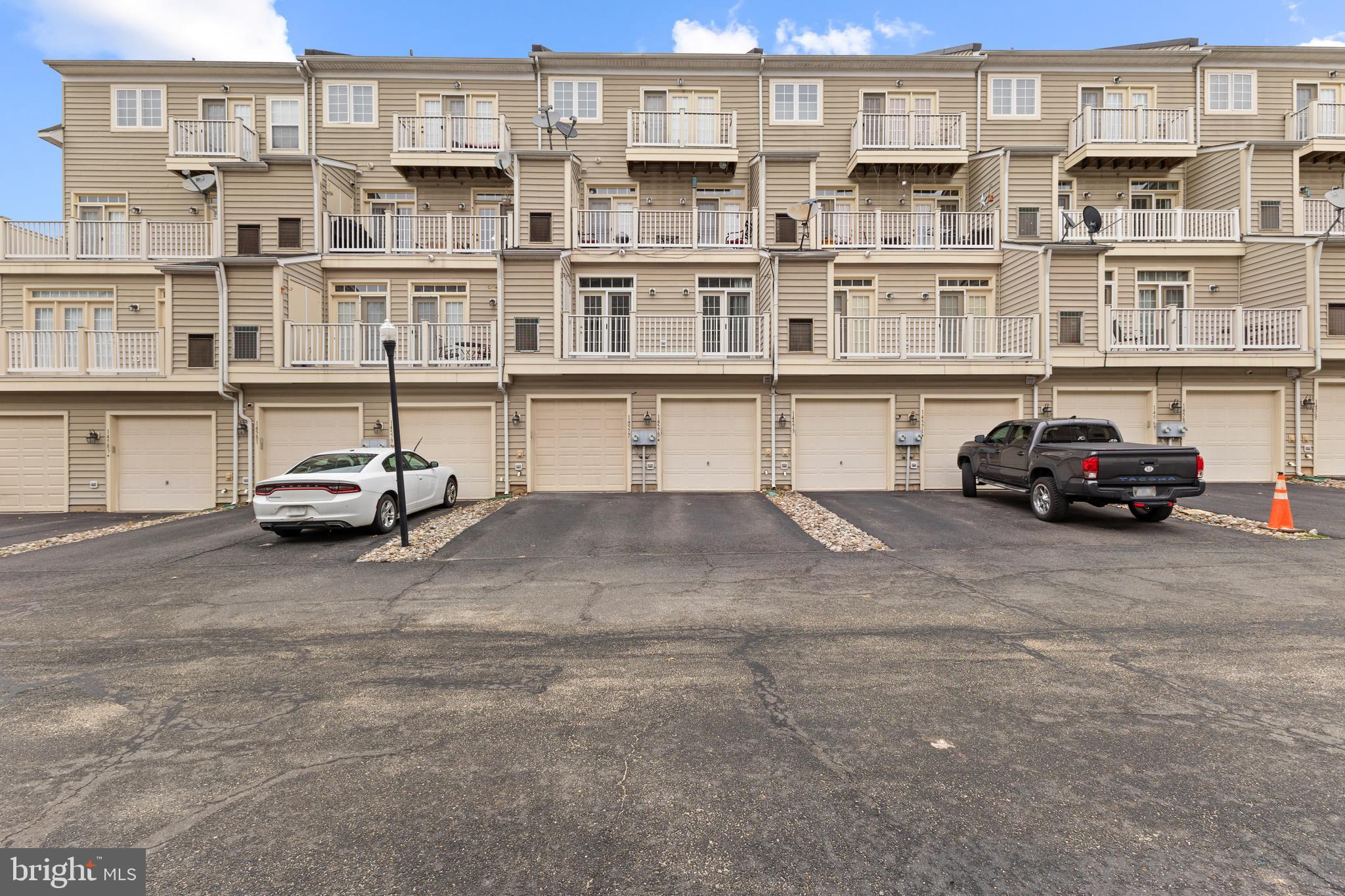 THE TOWNES AT VILLAGE PLACE - Residential