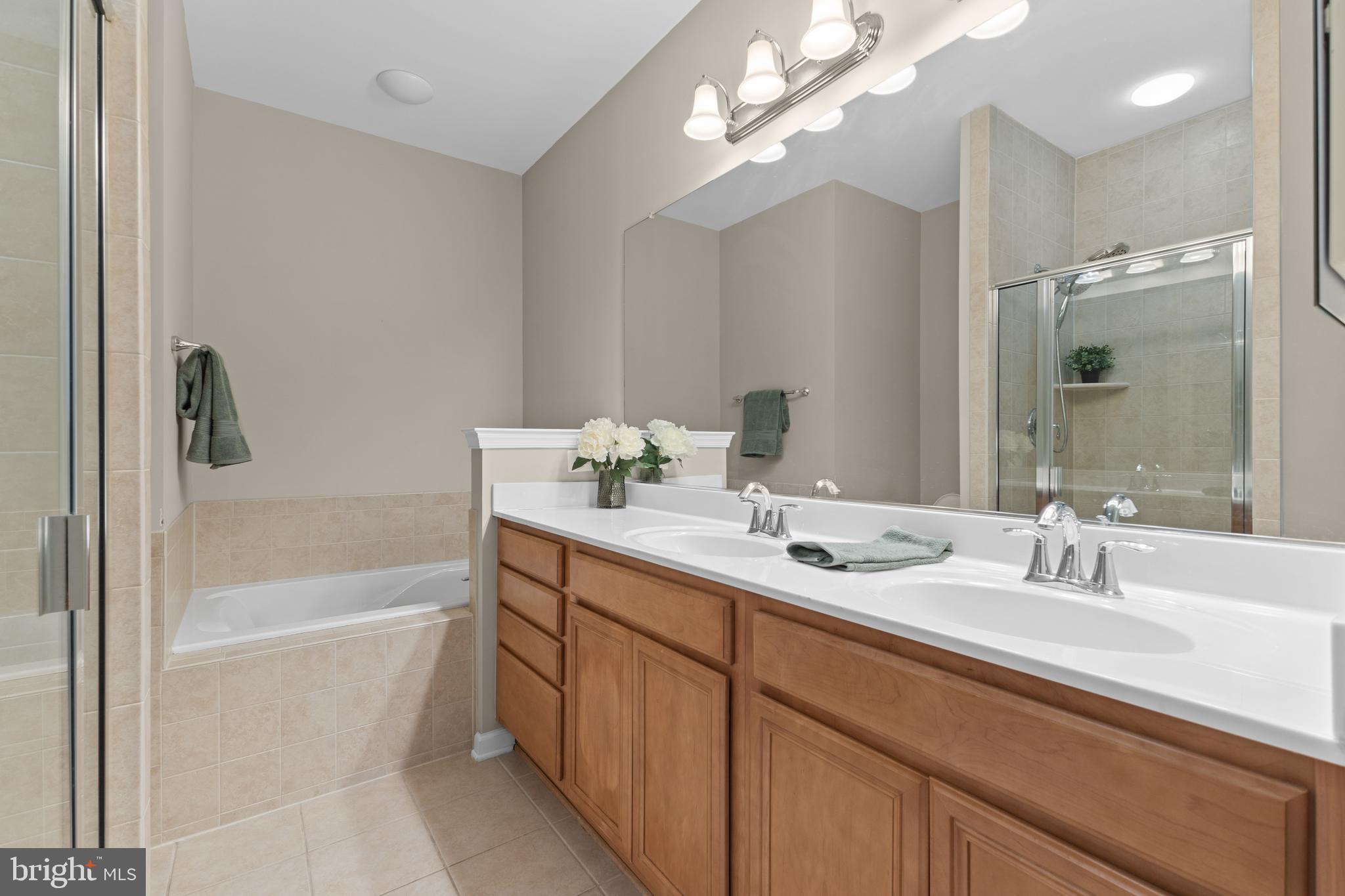 THE TOWNES AT VILLAGE PLACE - Residential