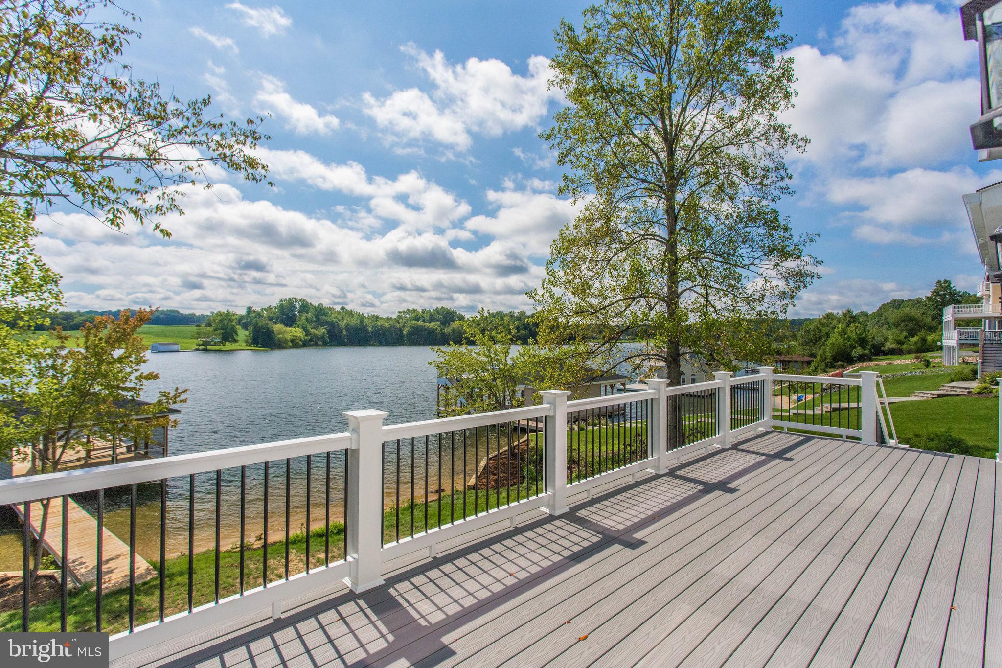 ROCK ISLAND LANDING - Residential