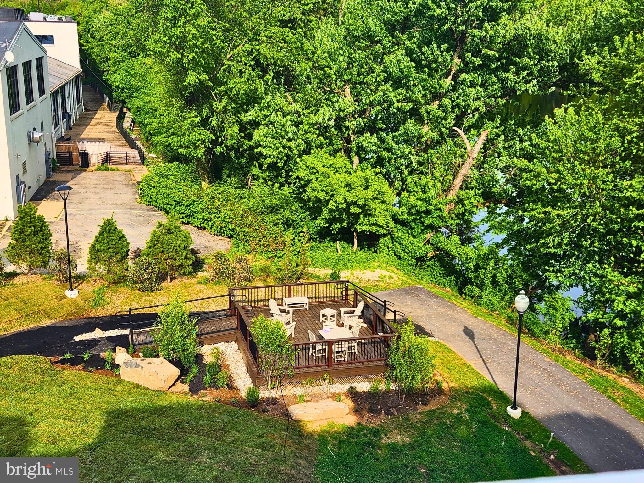 RIVER PLACE - Residential