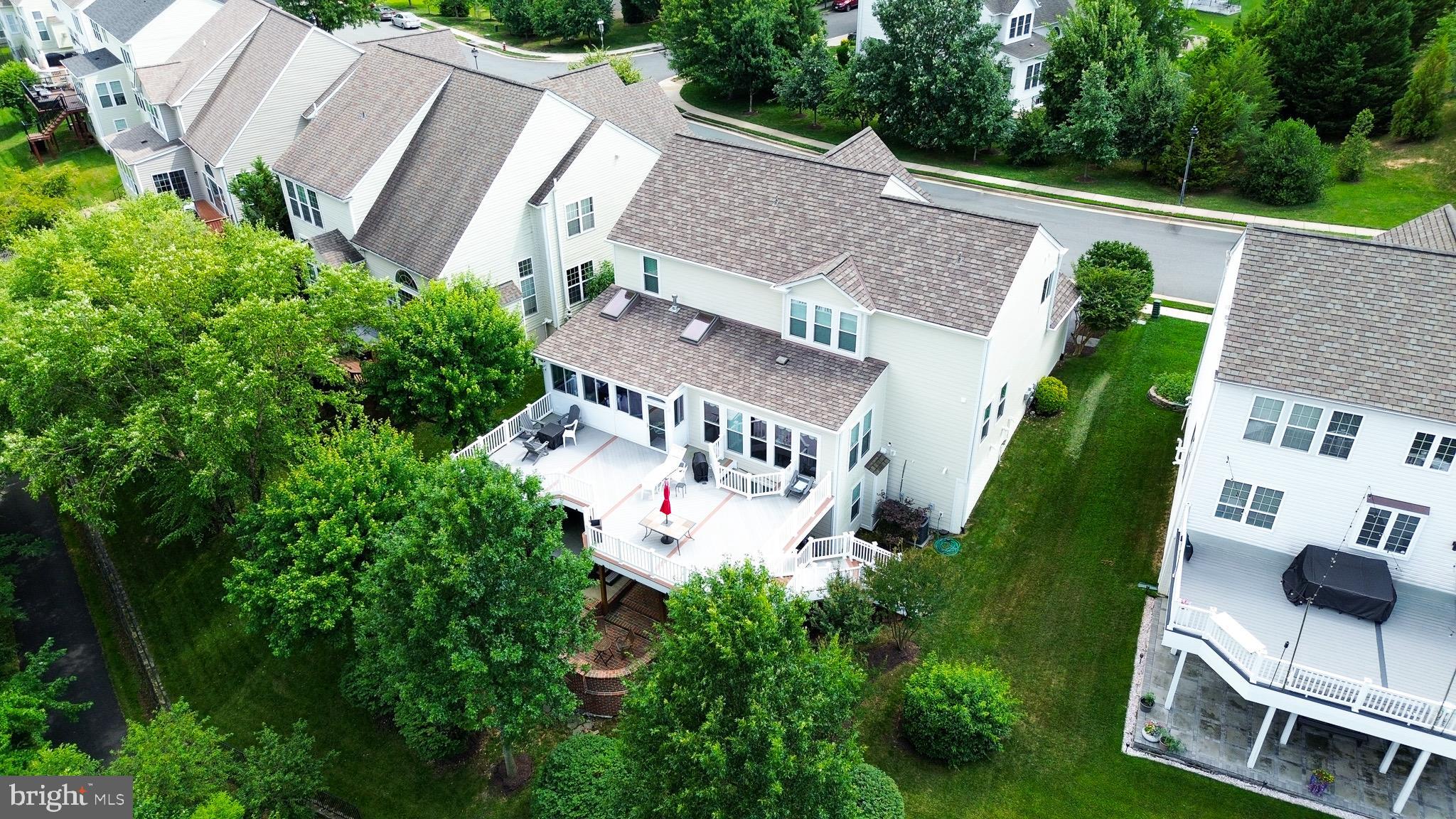 LAUREL HILL - Residential