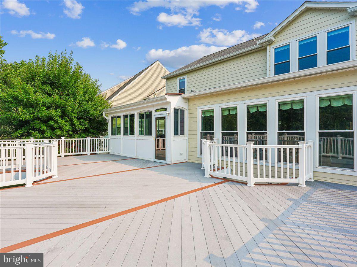 LAUREL HILL - Residential