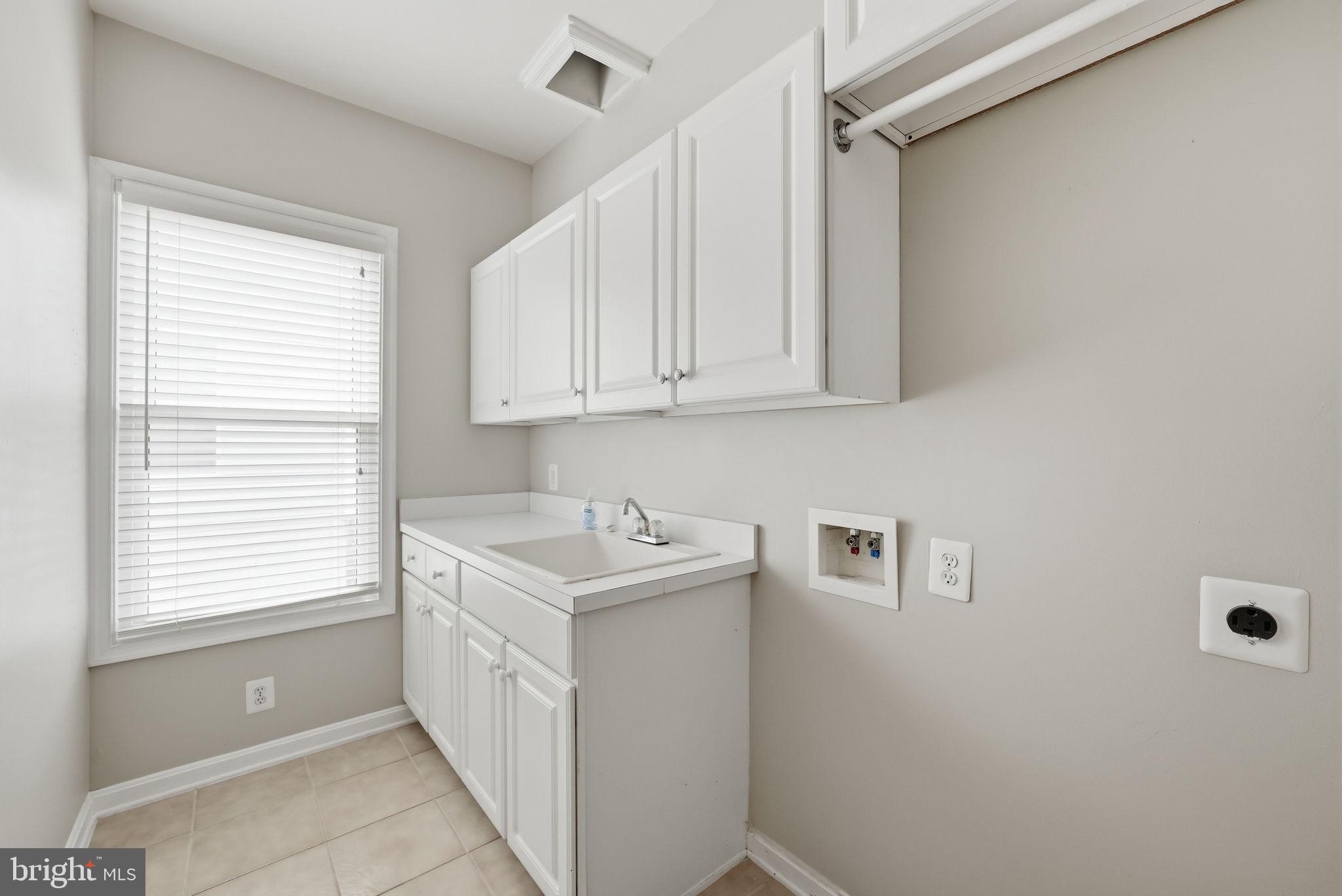 LAUREL HILL - Residential