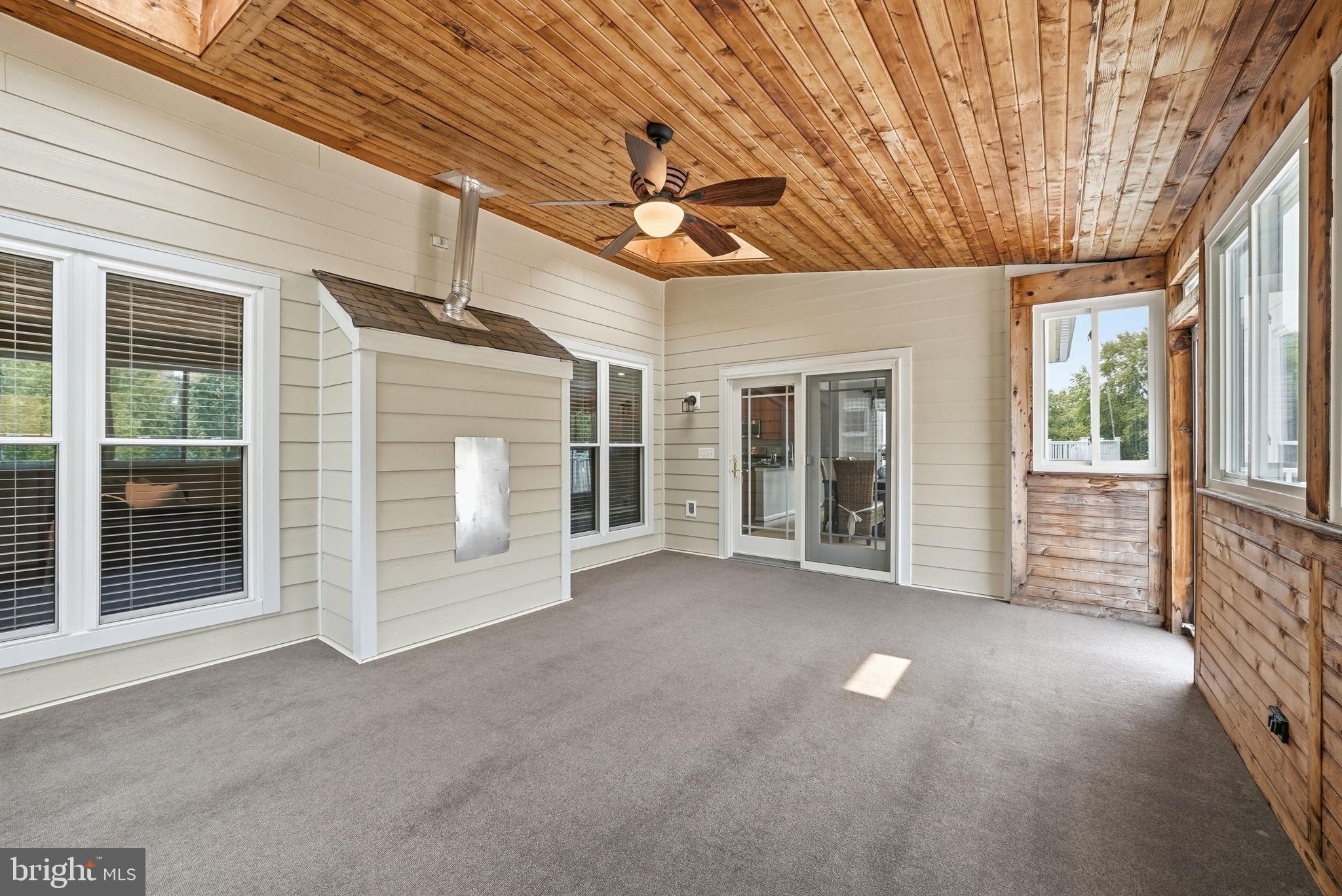 LAUREL HILL - Residential