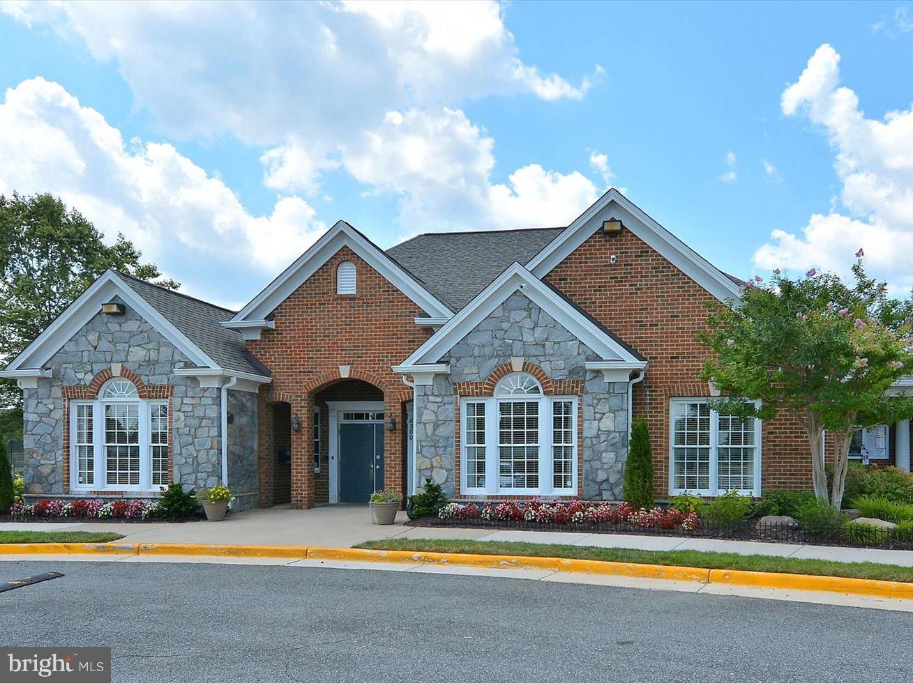 LAUREL HILL - Residential