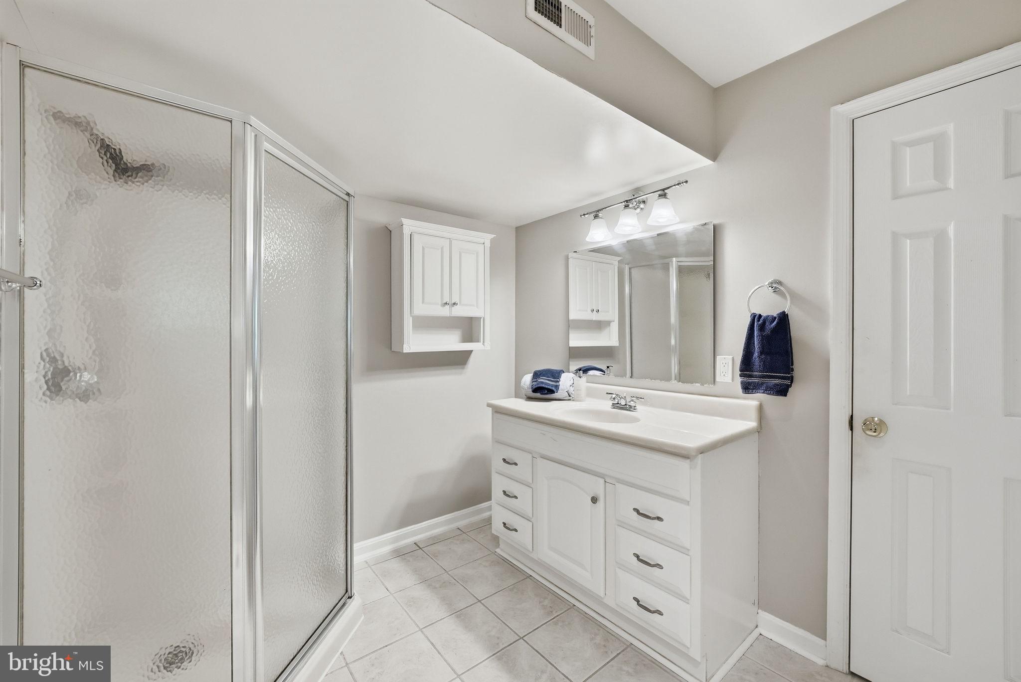 LAUREL HILL - Residential
