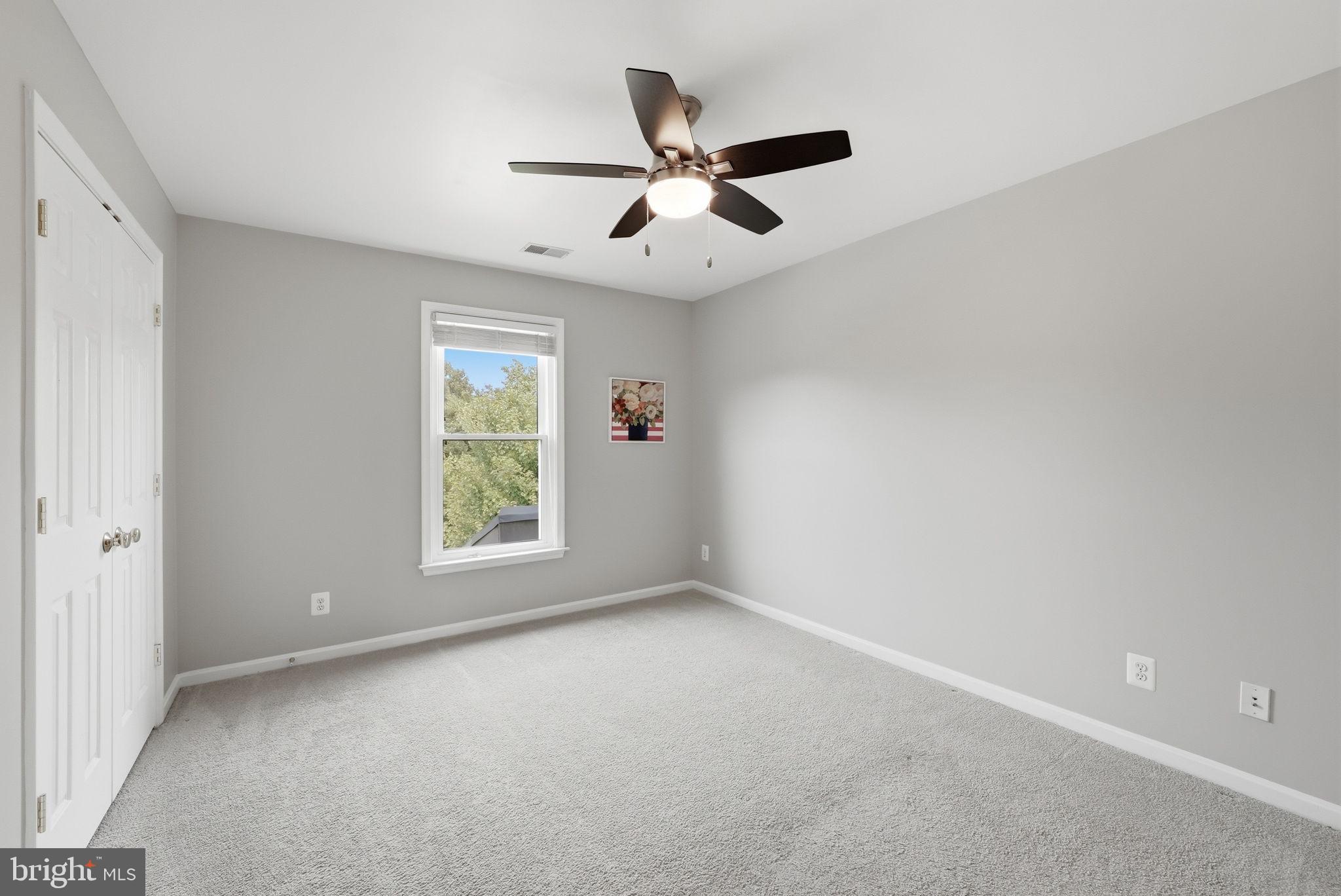 LAUREL HILL - Residential