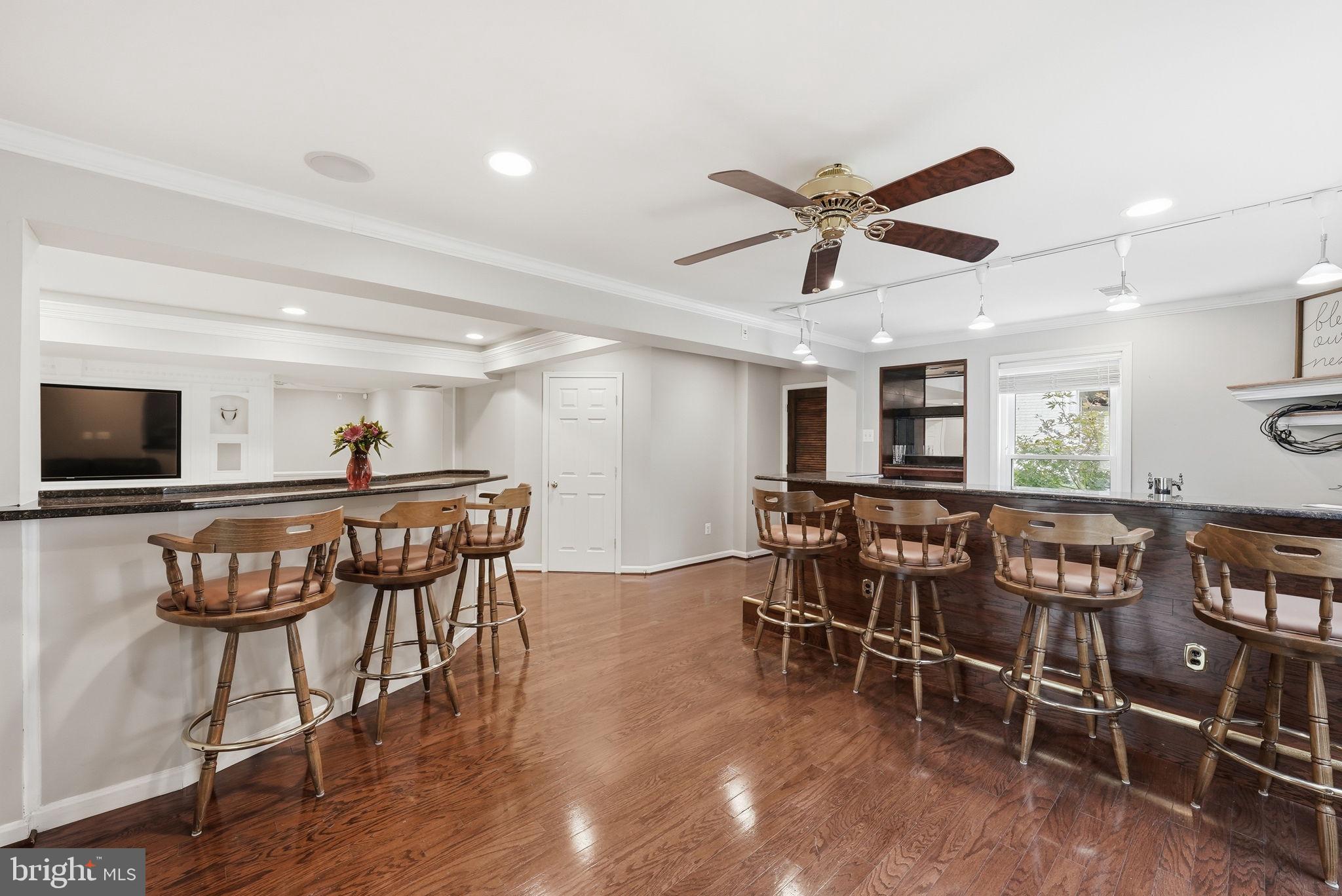 LAUREL HILL - Residential