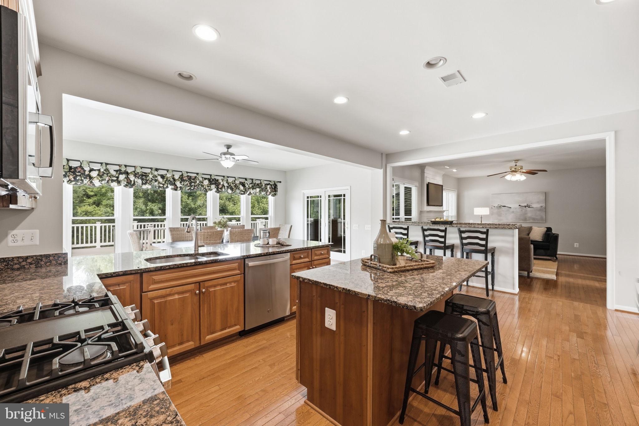 LAUREL HILL - Residential