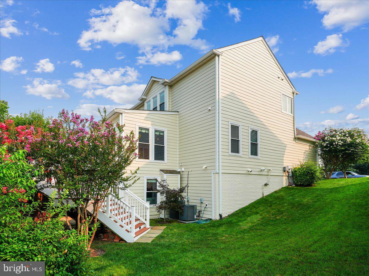 LAUREL HILL - Residential