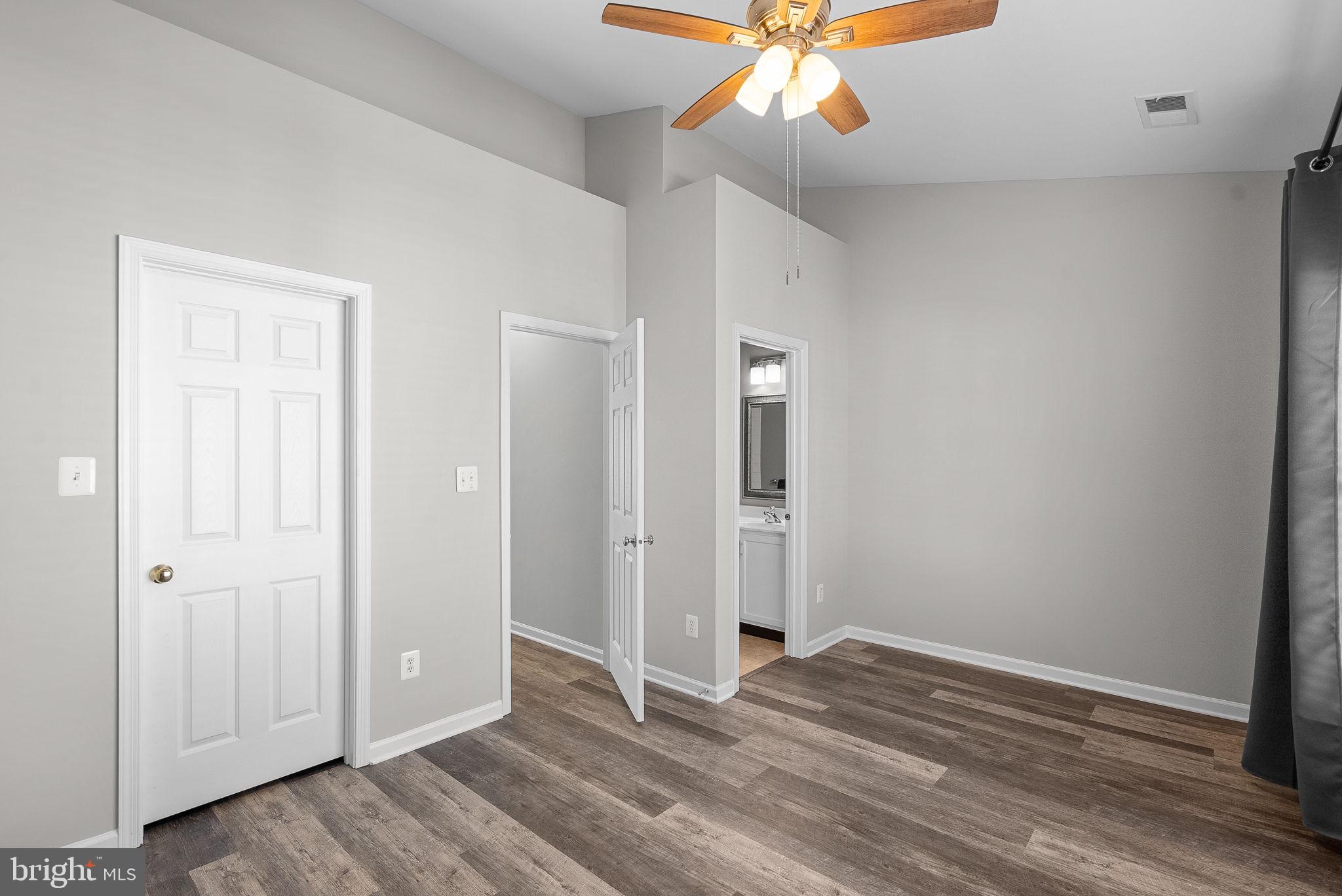 SOUTH RIDING - Residential