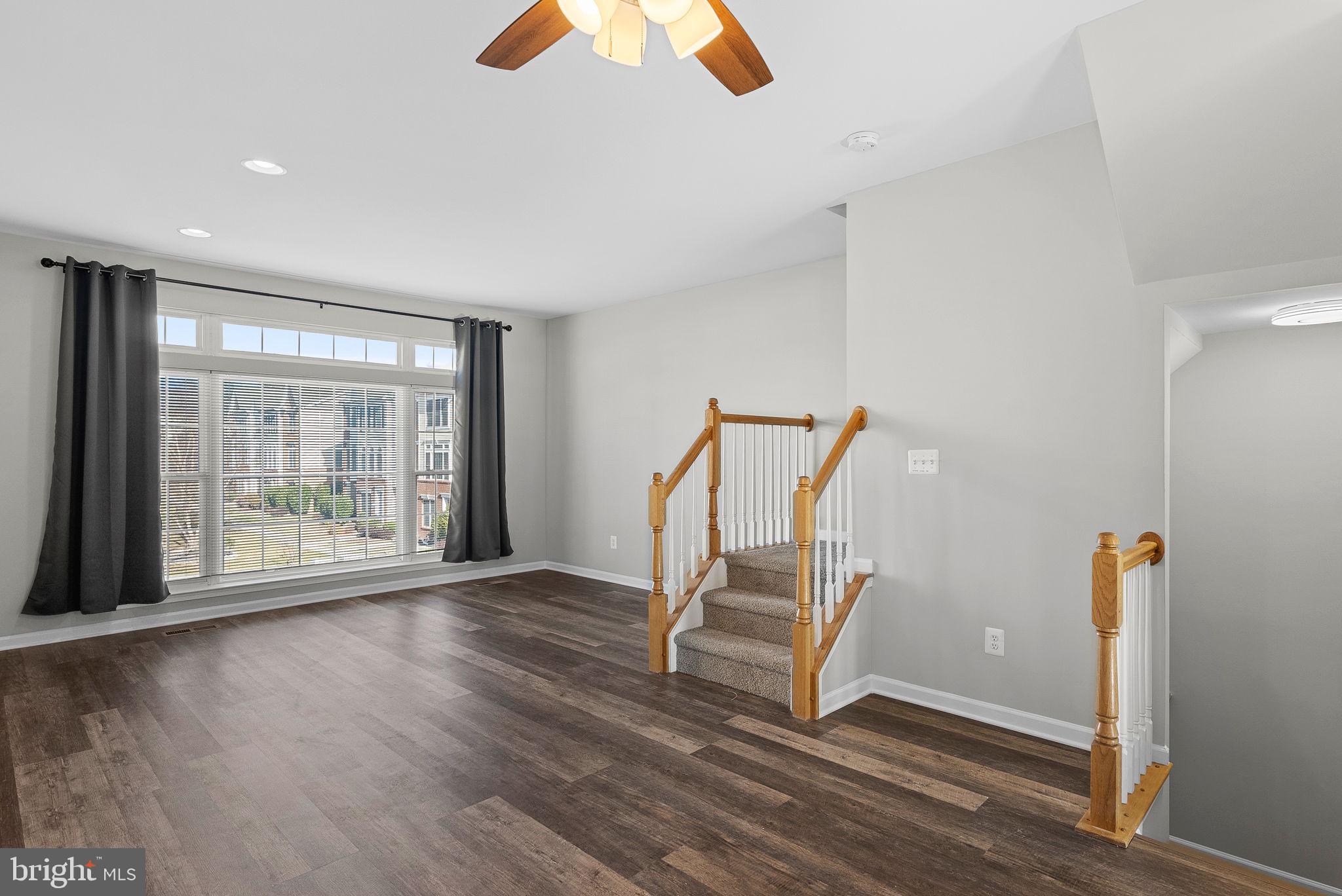 SOUTH RIDING - Residential