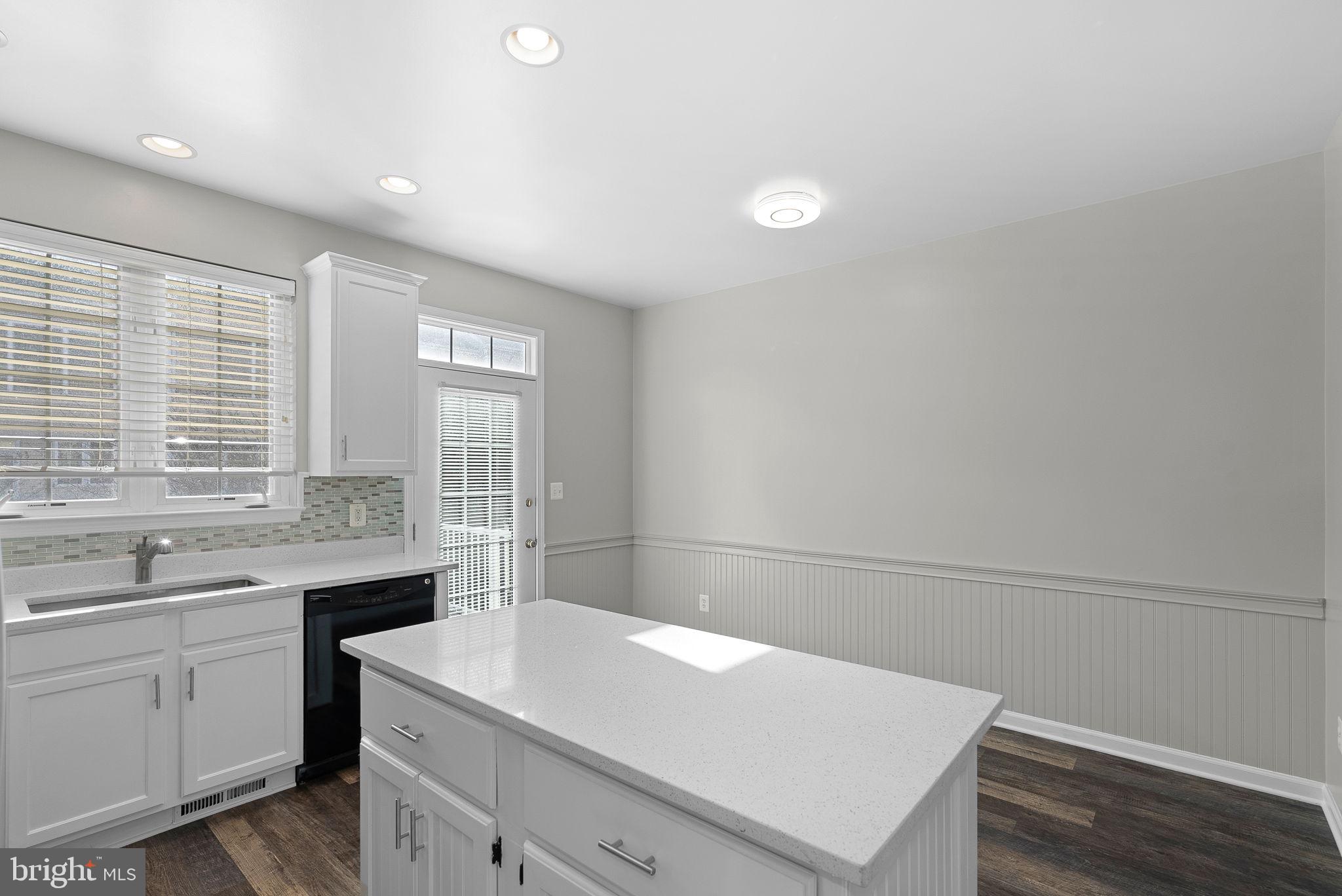 SOUTH RIDING - Residential