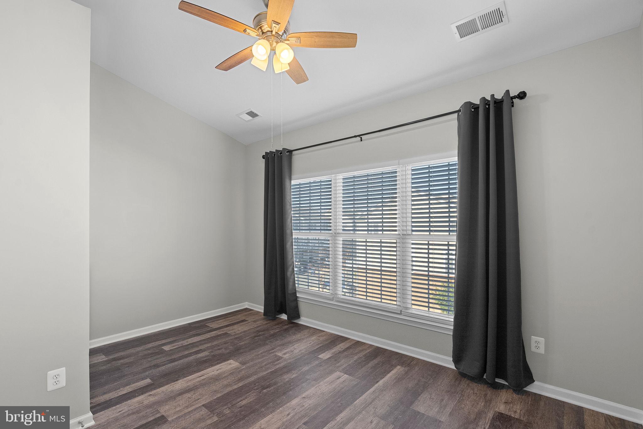 SOUTH RIDING - Residential