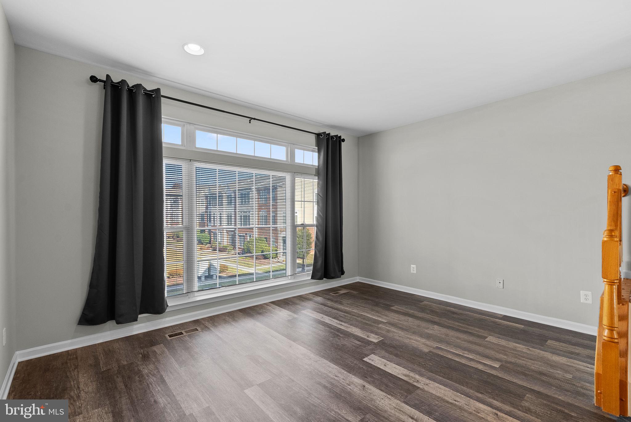 SOUTH RIDING - Residential