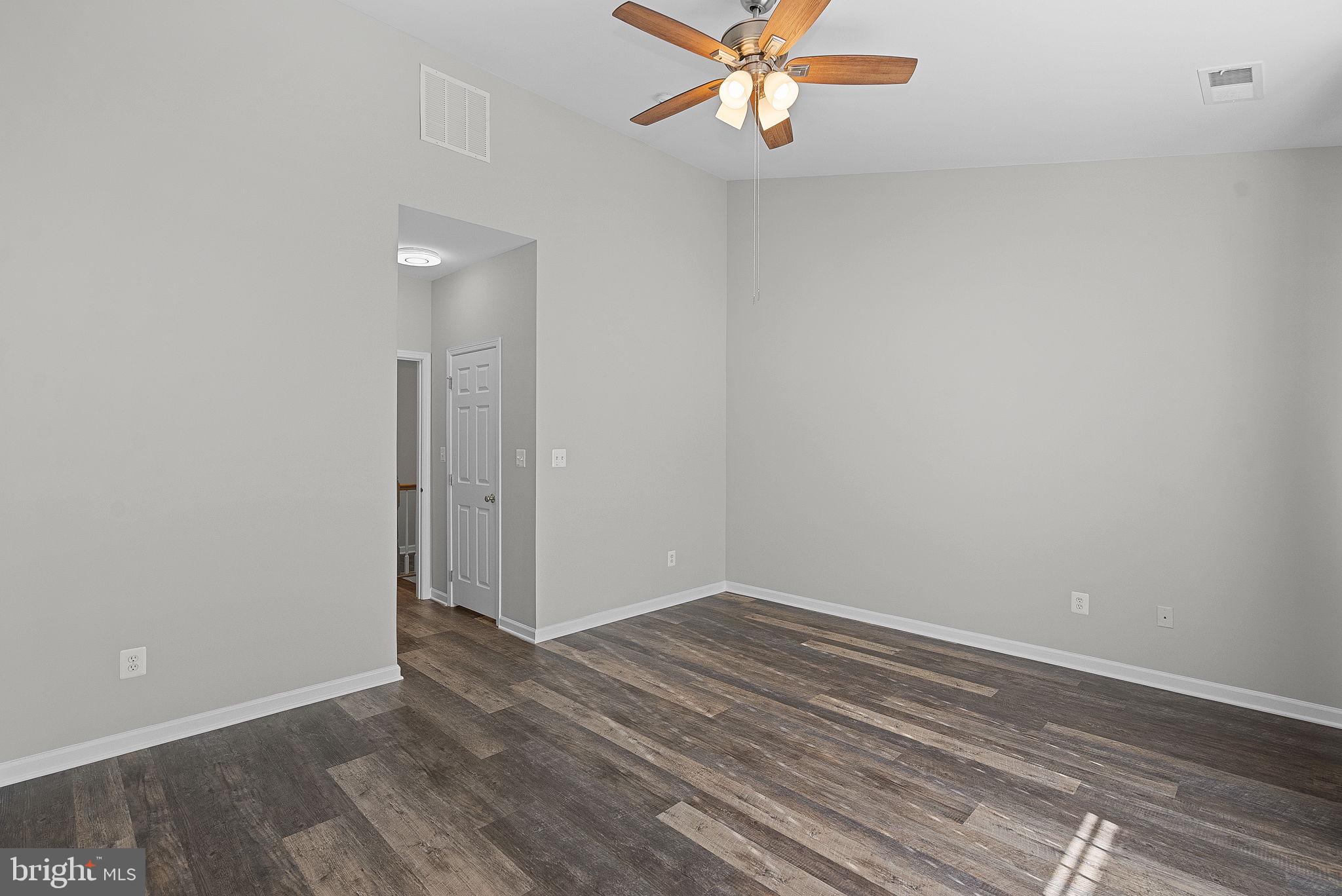 SOUTH RIDING - Residential