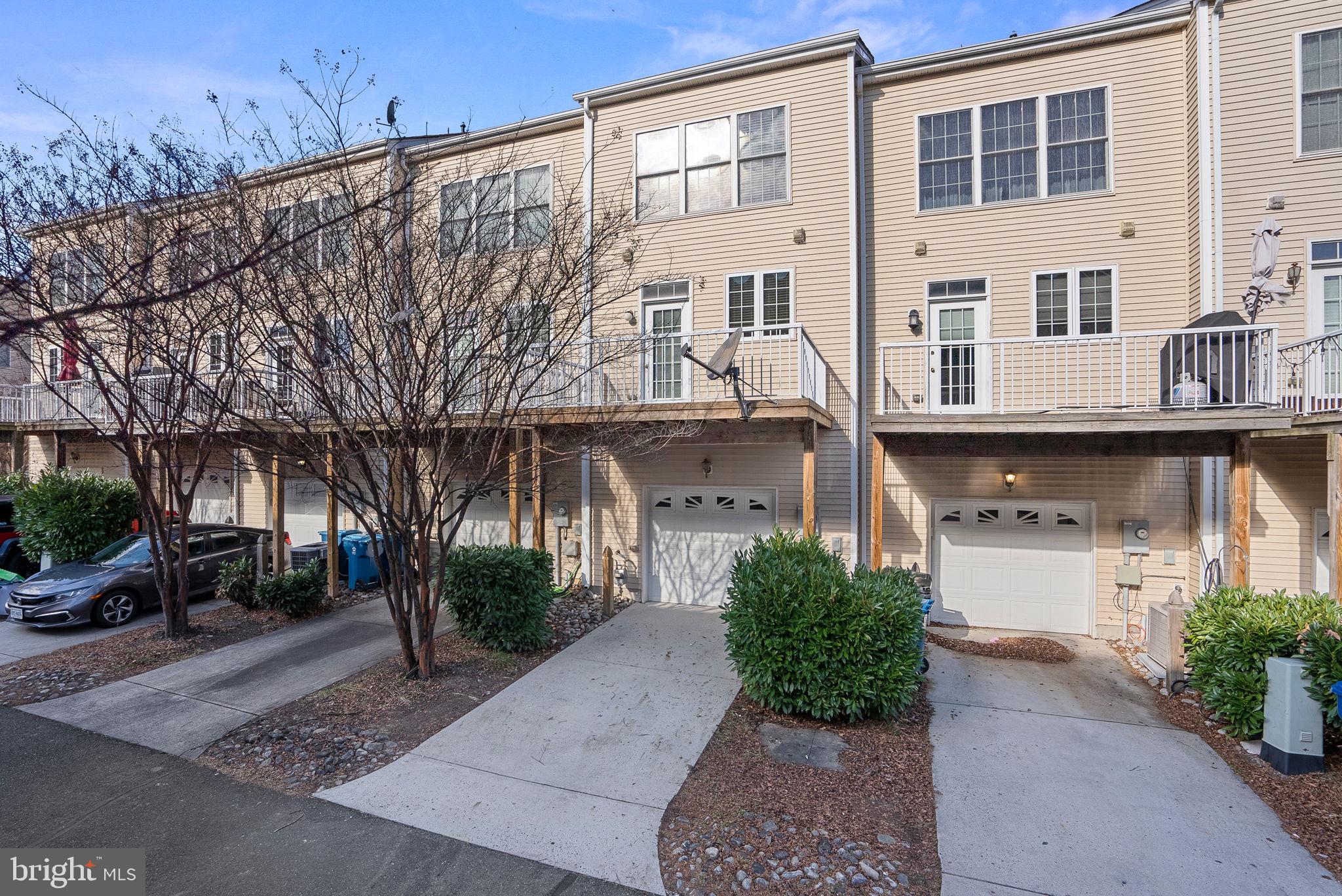 SOUTH RIDING - Residential