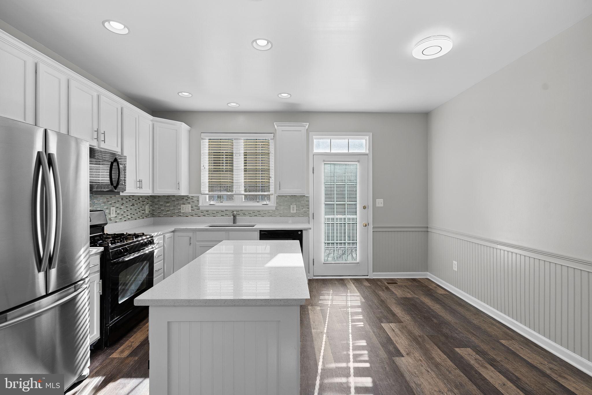 SOUTH RIDING - Residential