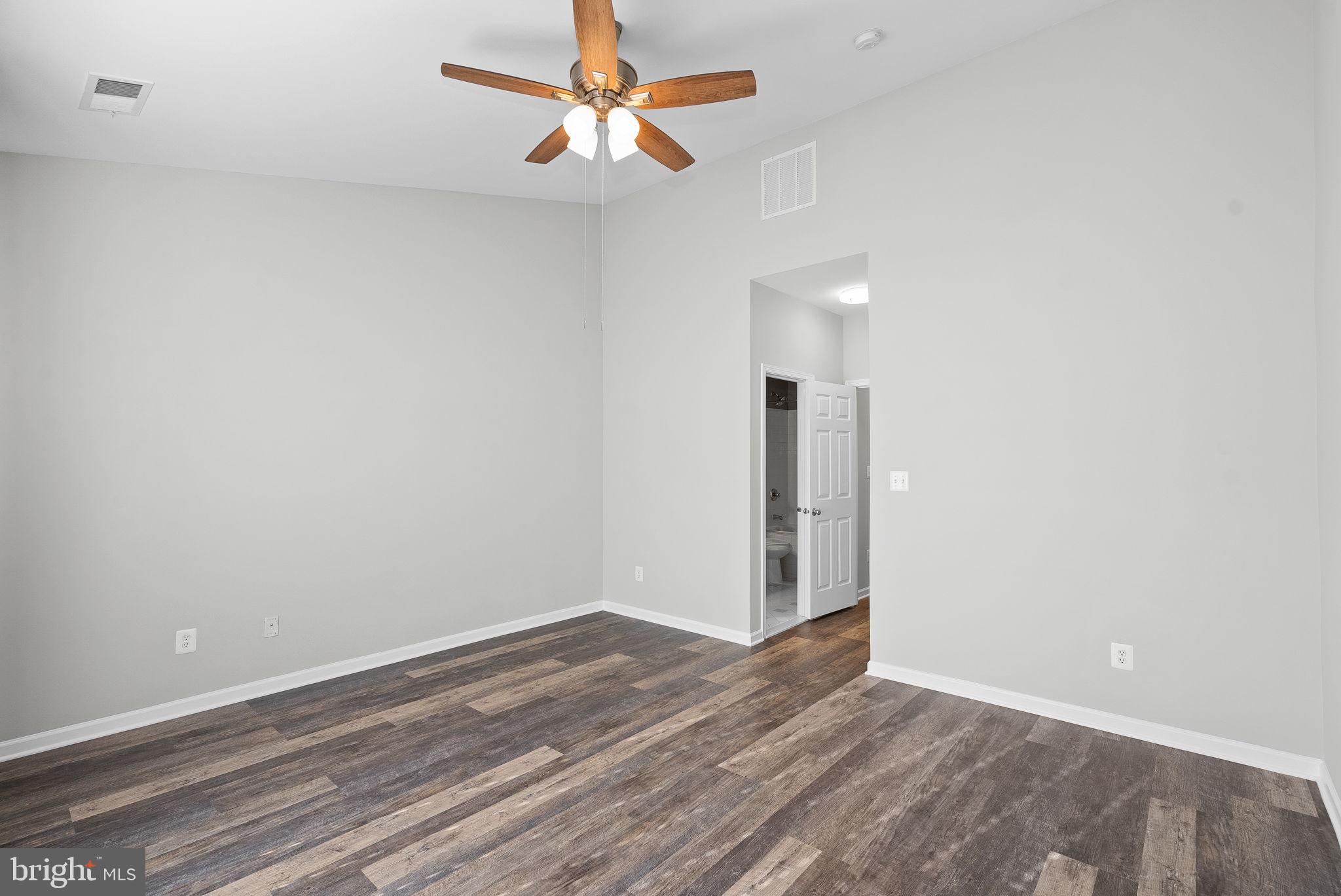 SOUTH RIDING - Residential