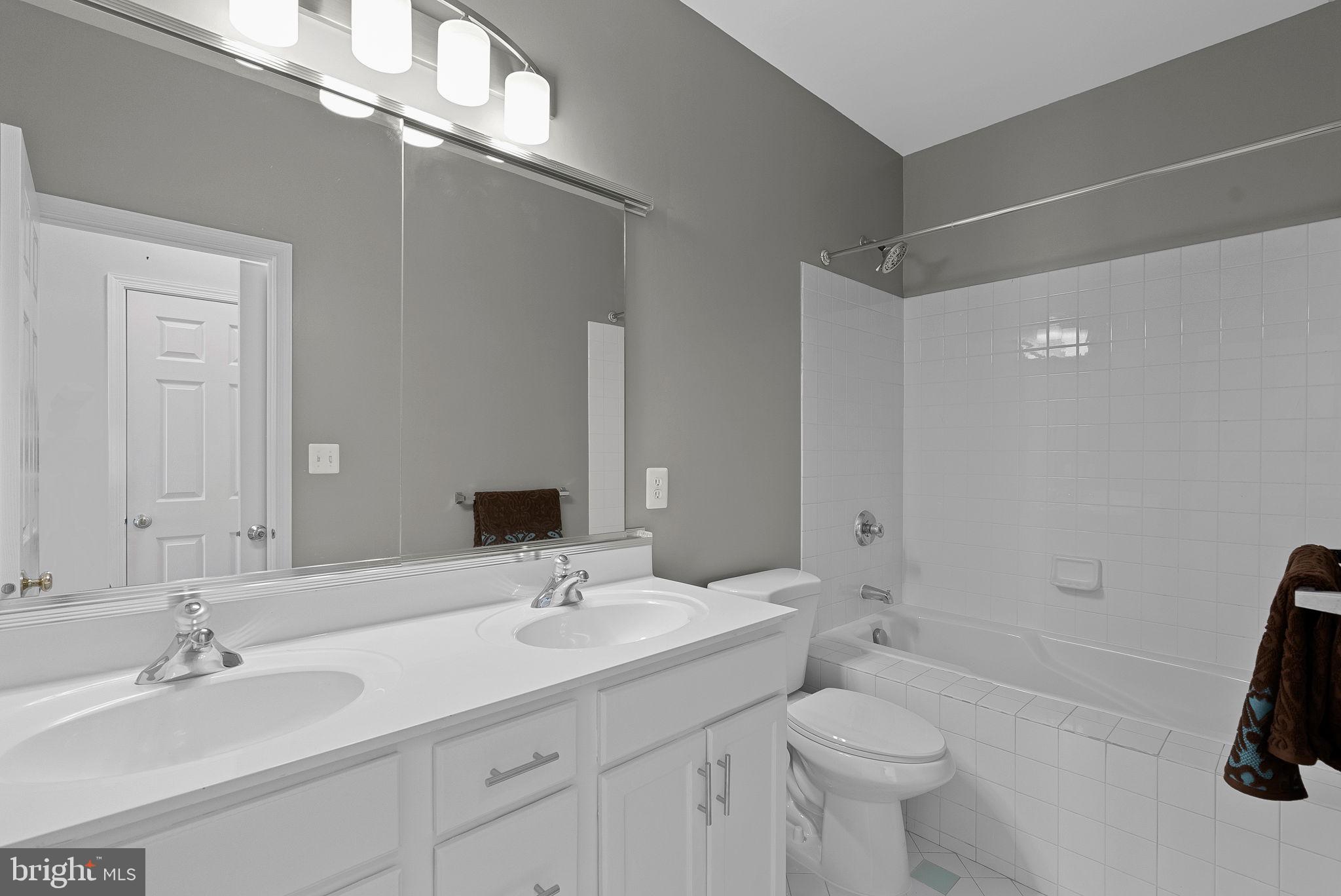 SOUTH RIDING - Residential