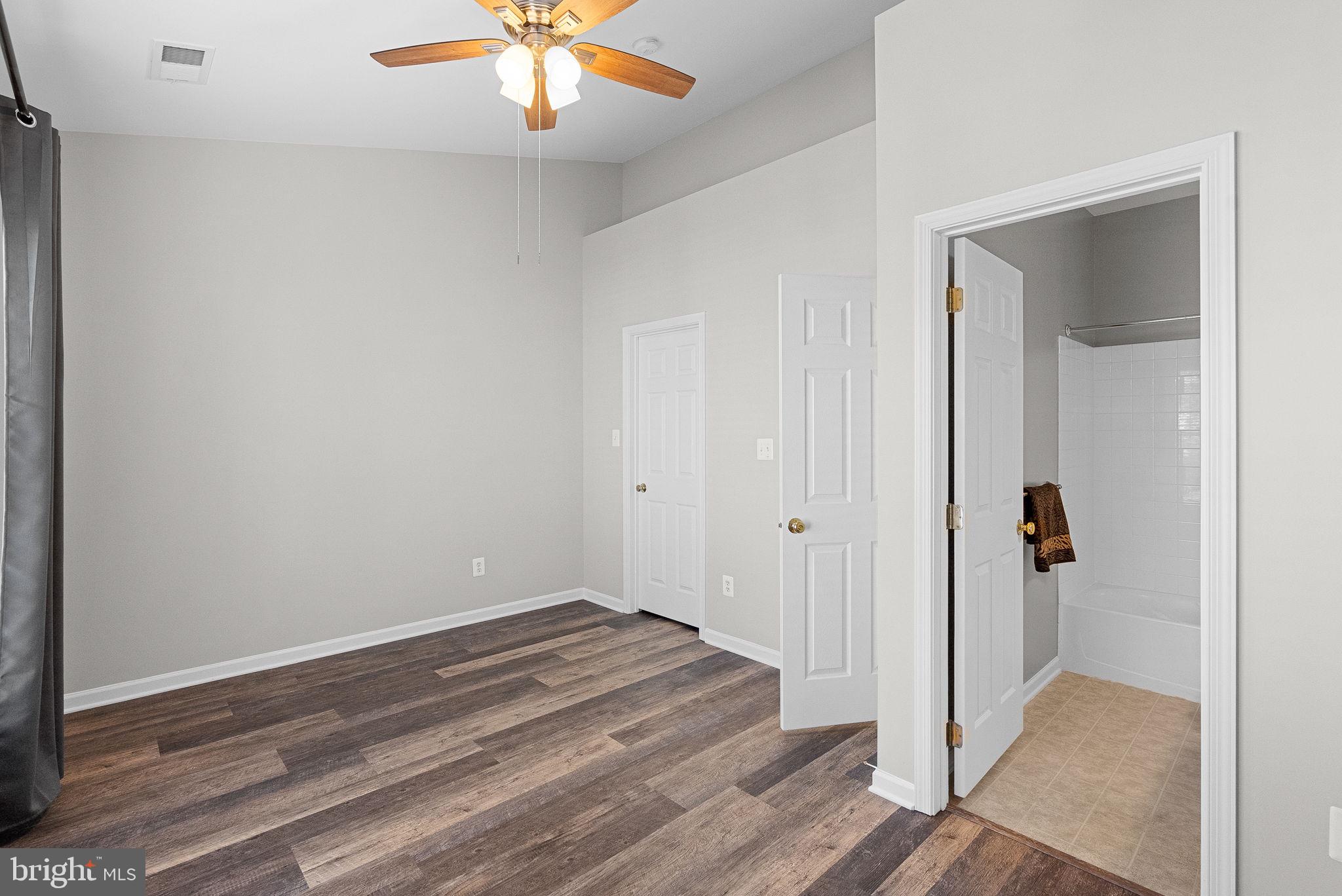 SOUTH RIDING - Residential