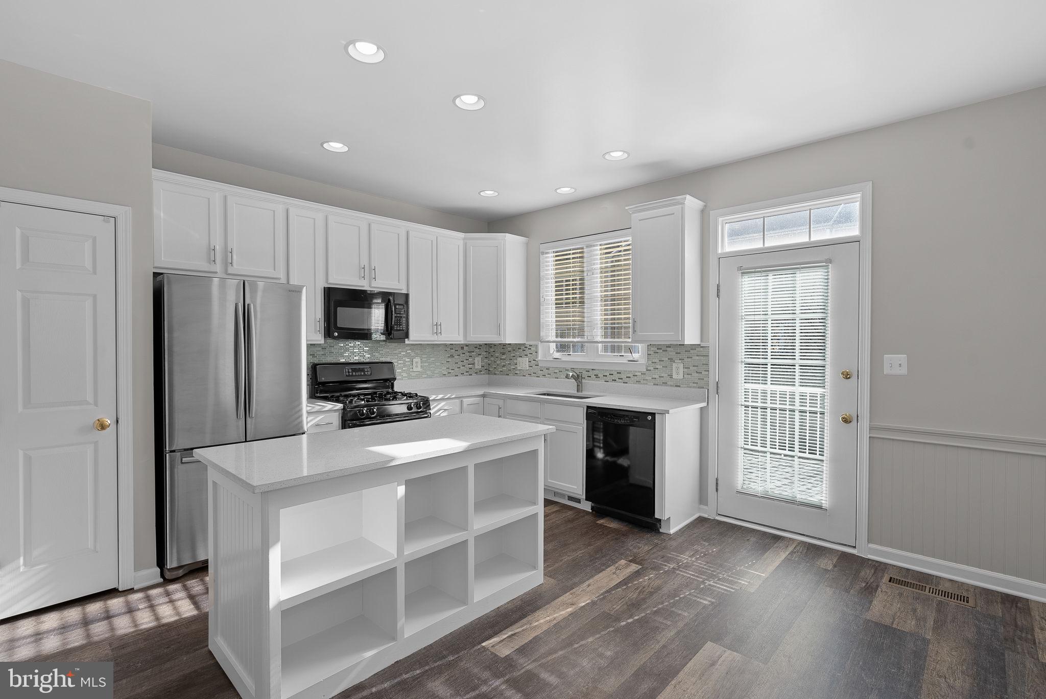 SOUTH RIDING - Residential