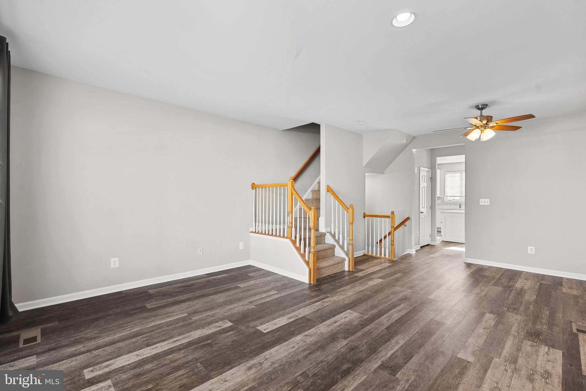 SOUTH RIDING - Residential