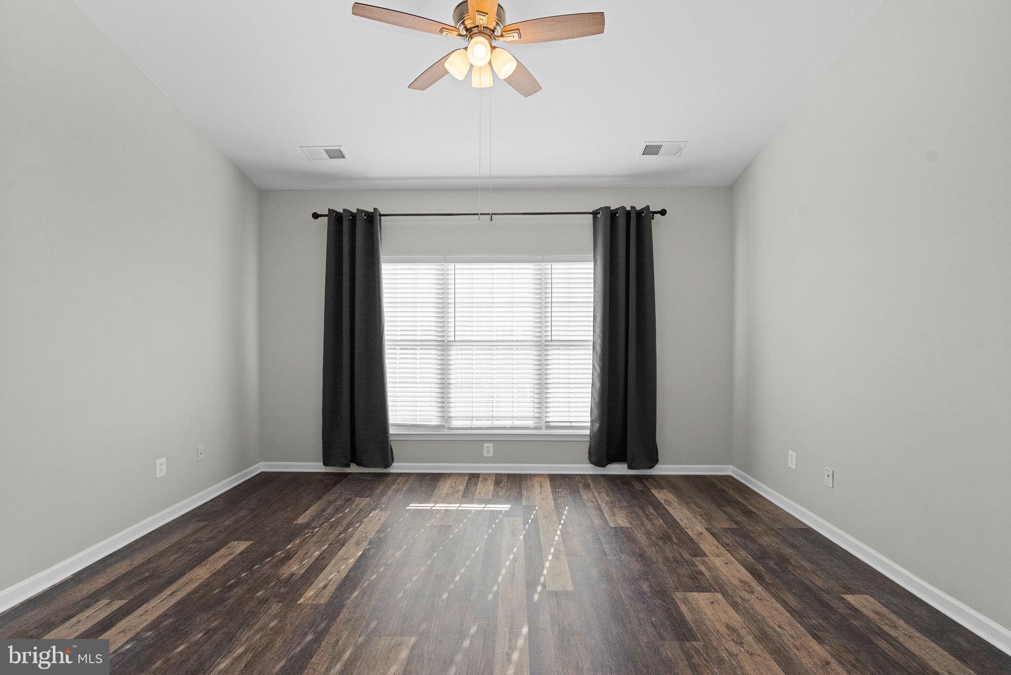 SOUTH RIDING - Residential