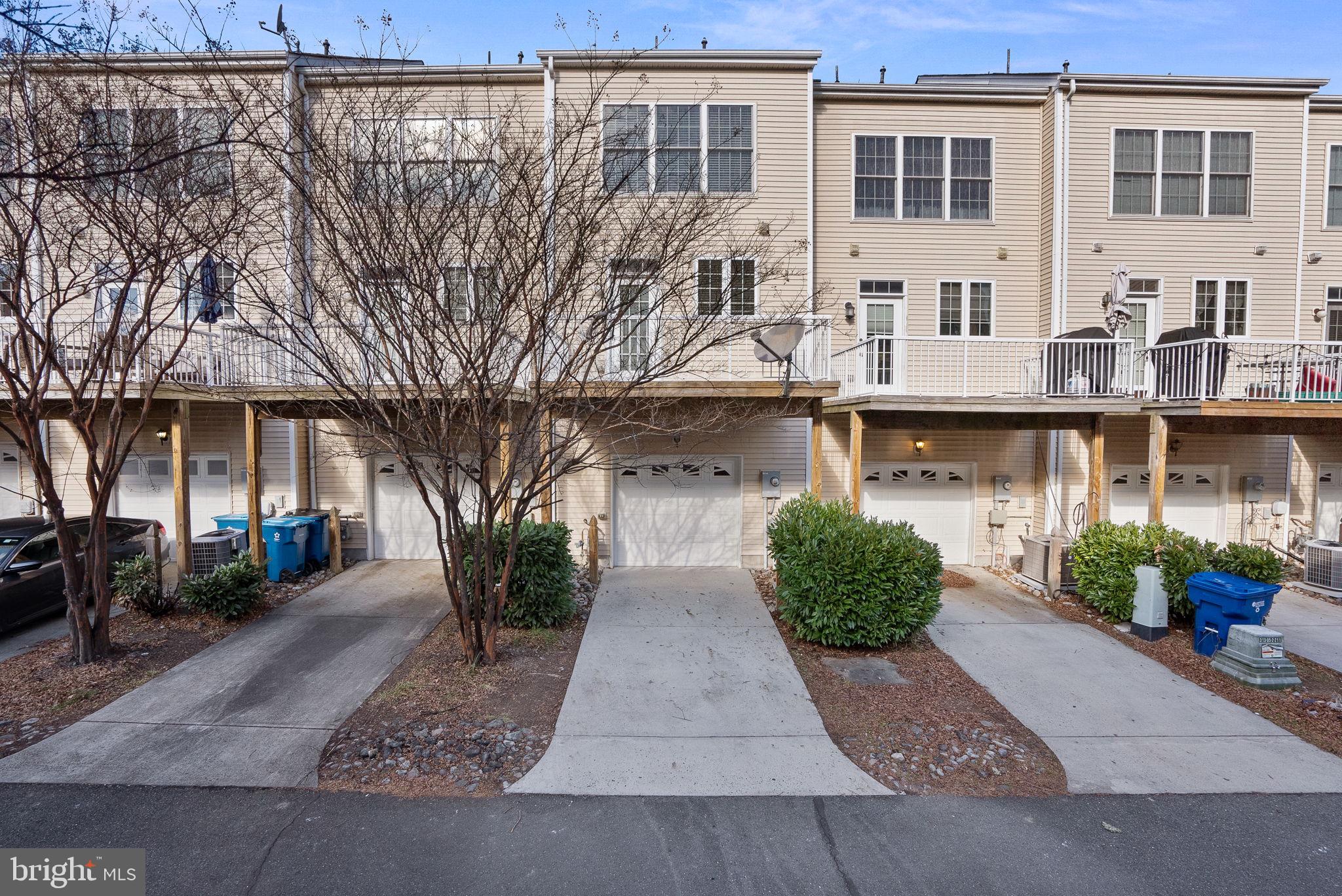 SOUTH RIDING - Residential